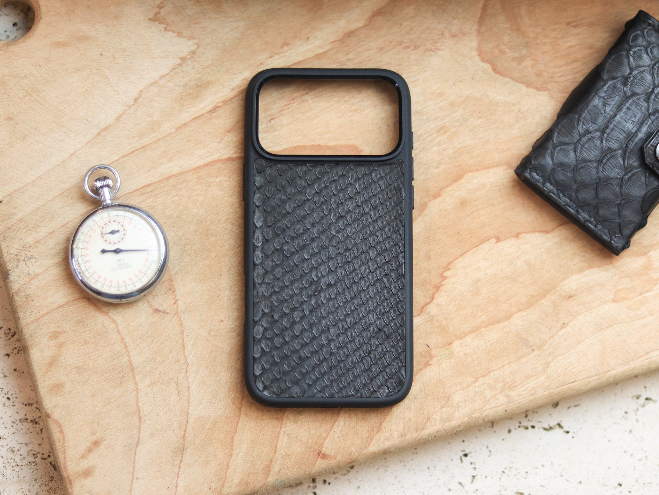 RAVEN BLACK PYTHON SKIN MAGSAFE CASE