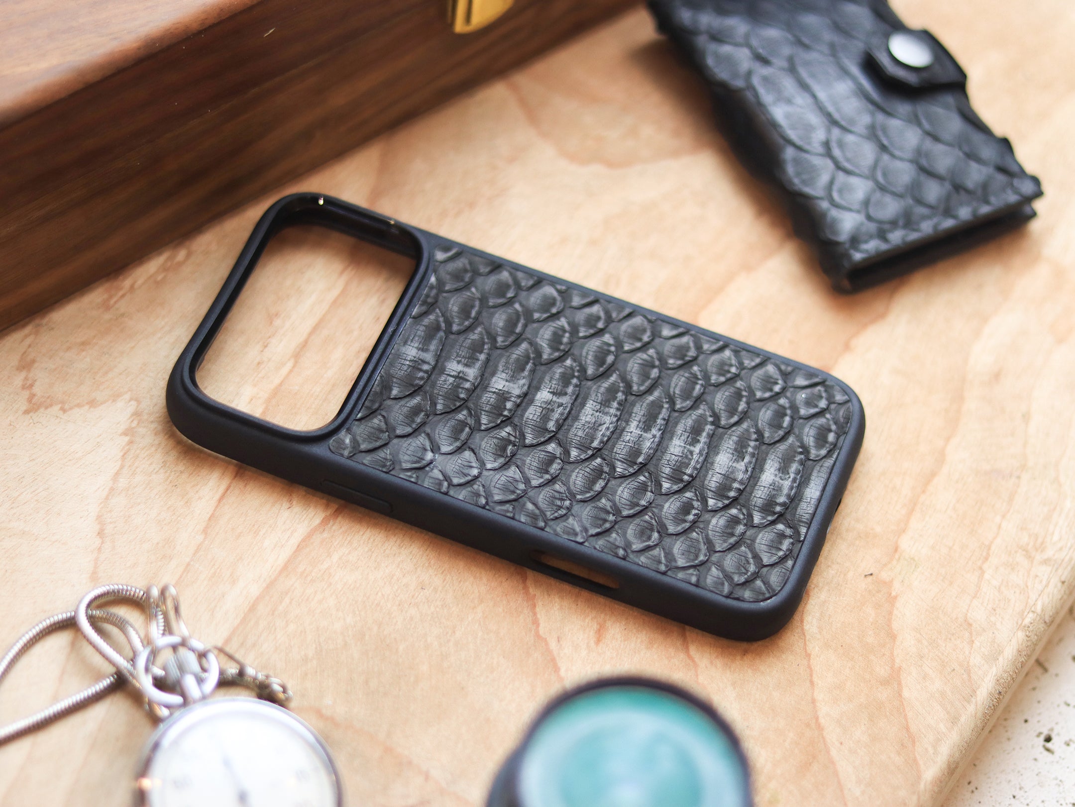 RAVEN BLACK PYTHON SKIN MAGSAFE CASE