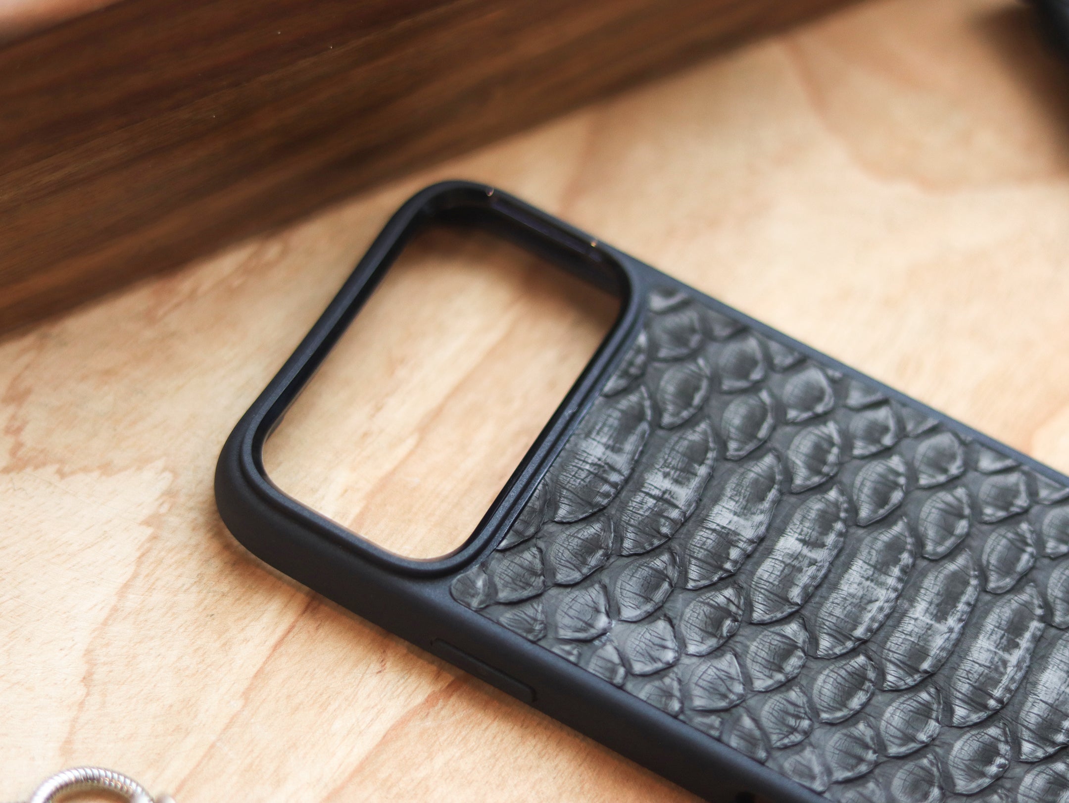 RAVEN BLACK PYTHON SKIN MAGSAFE CASE