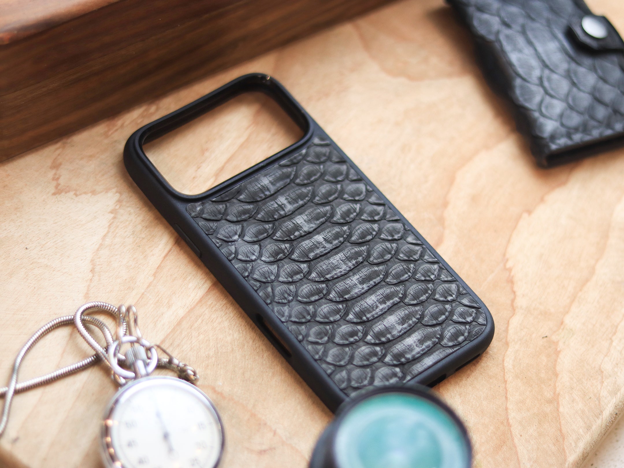 RAVEN BLACK PYTHON SKIN MAGSAFE CASE