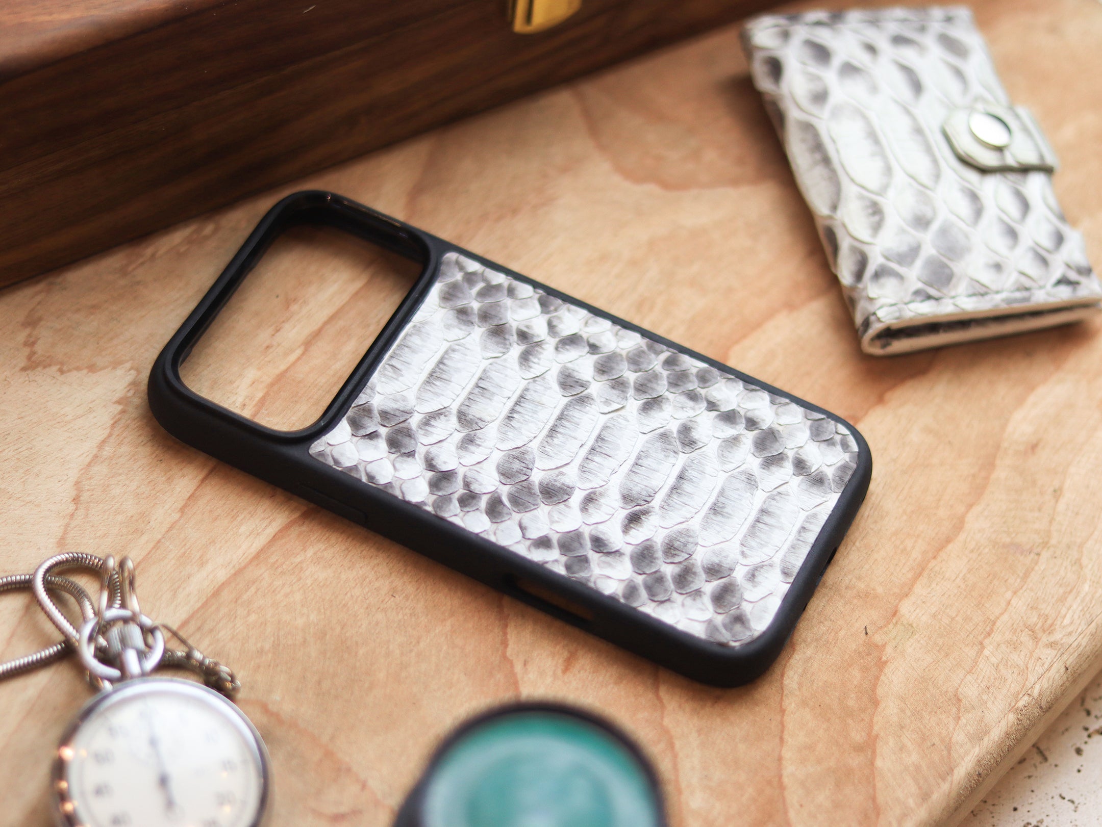 NATURAL COLOR PYTHON SKIN MAGSAFE CASE