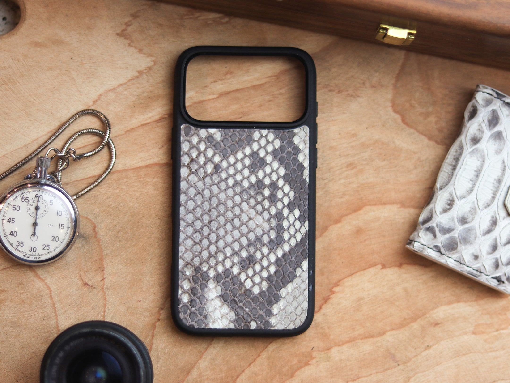 NATURAL COLOR PYTHON SKIN MAGSAFE CASE