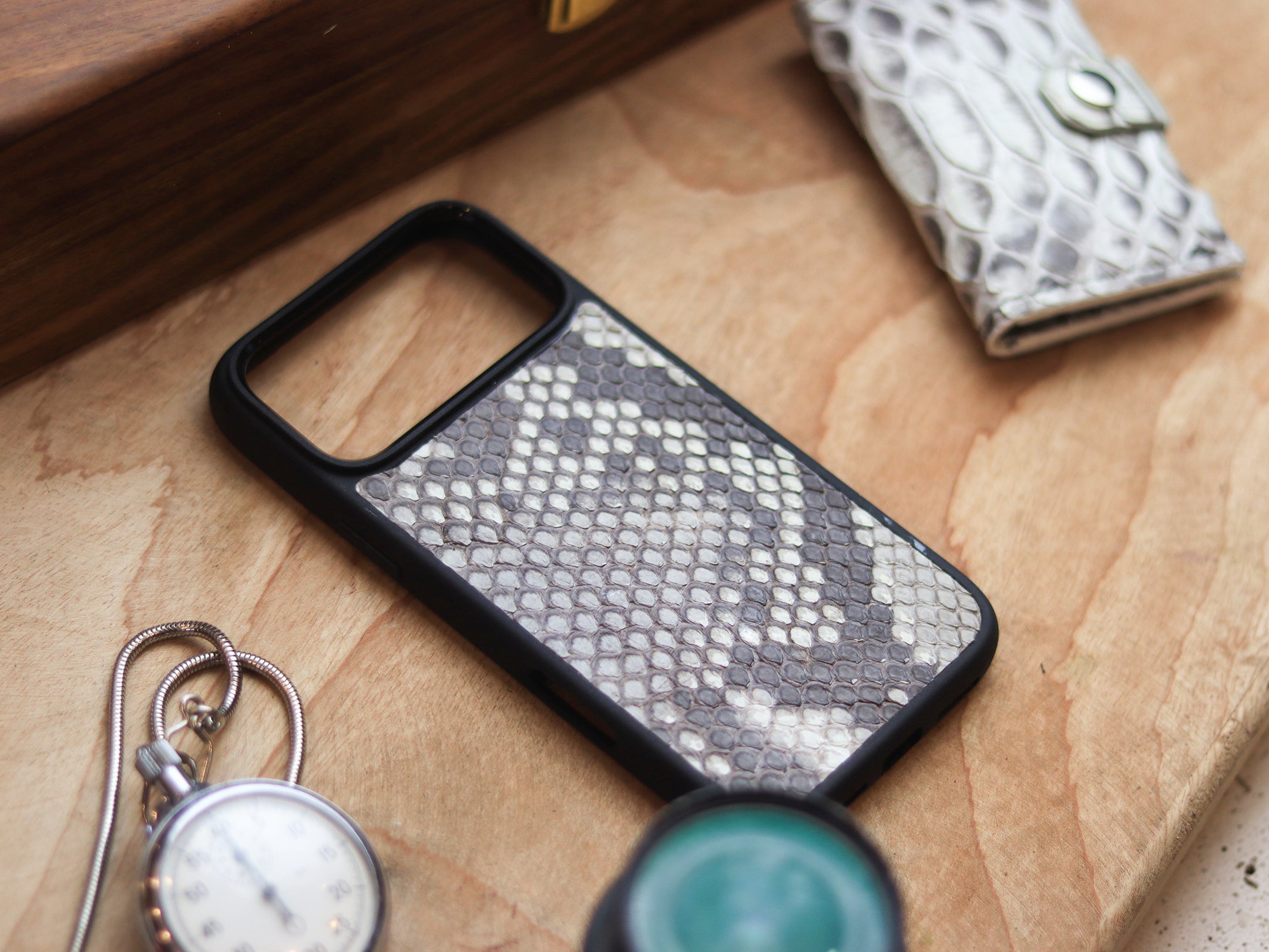 NATURAL COLOR PYTHON SKIN MAGSAFE CASE