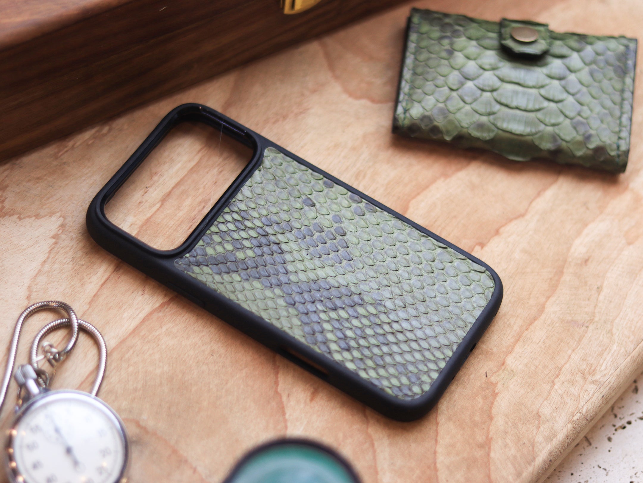 JUNIPER GREEN PYTHON SKIN MAGSAFE CASE