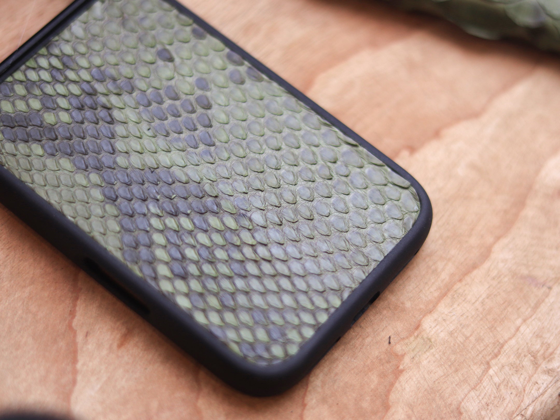 JUNIPER GREEN PYTHON SKIN MAGSAFE CASE