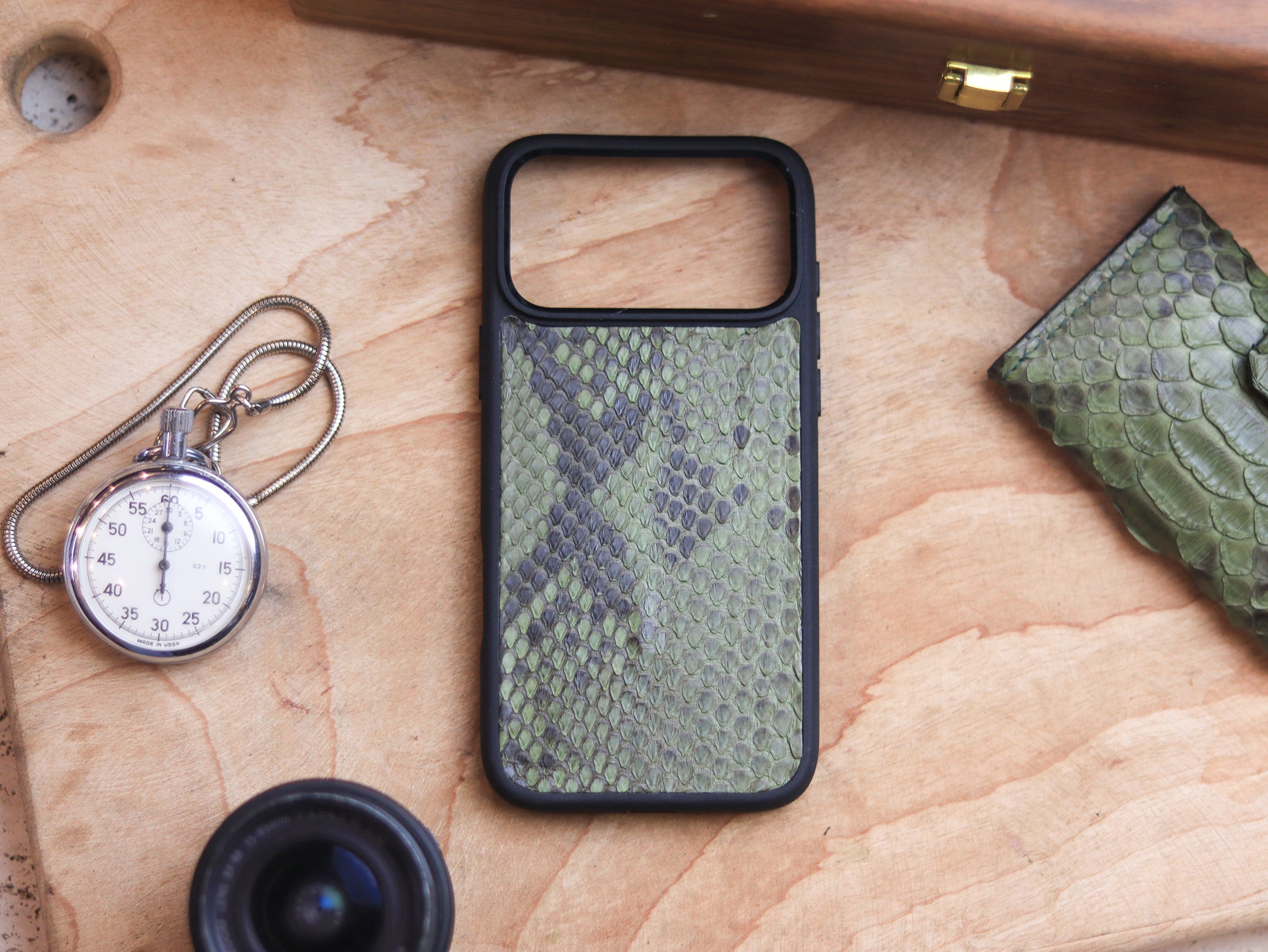 JUNIPER GREEN PYTHON SKIN MAGSAFE CASE
