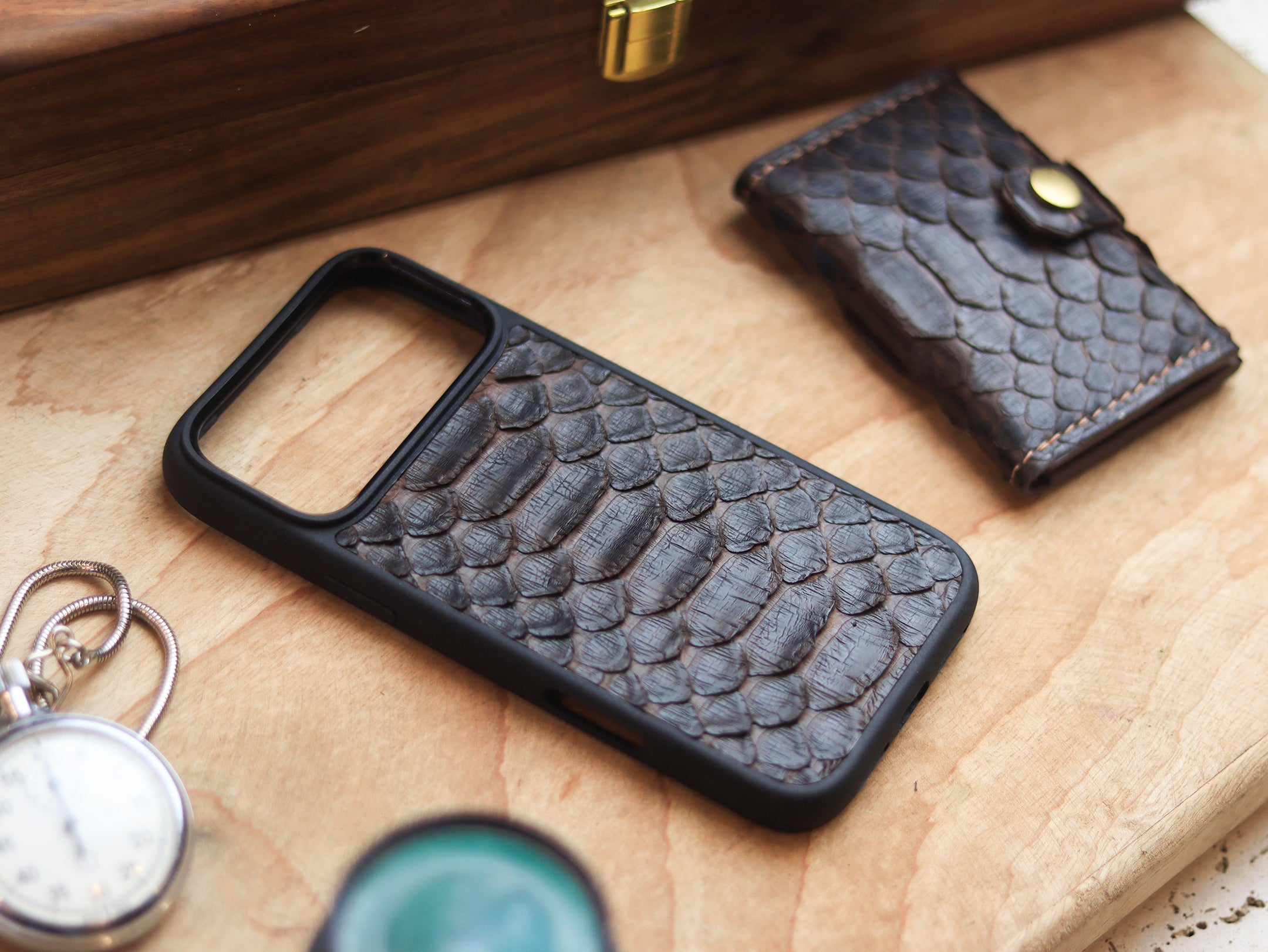 PECAN BROWN PYTHON SKIN MAGSAFE CASE