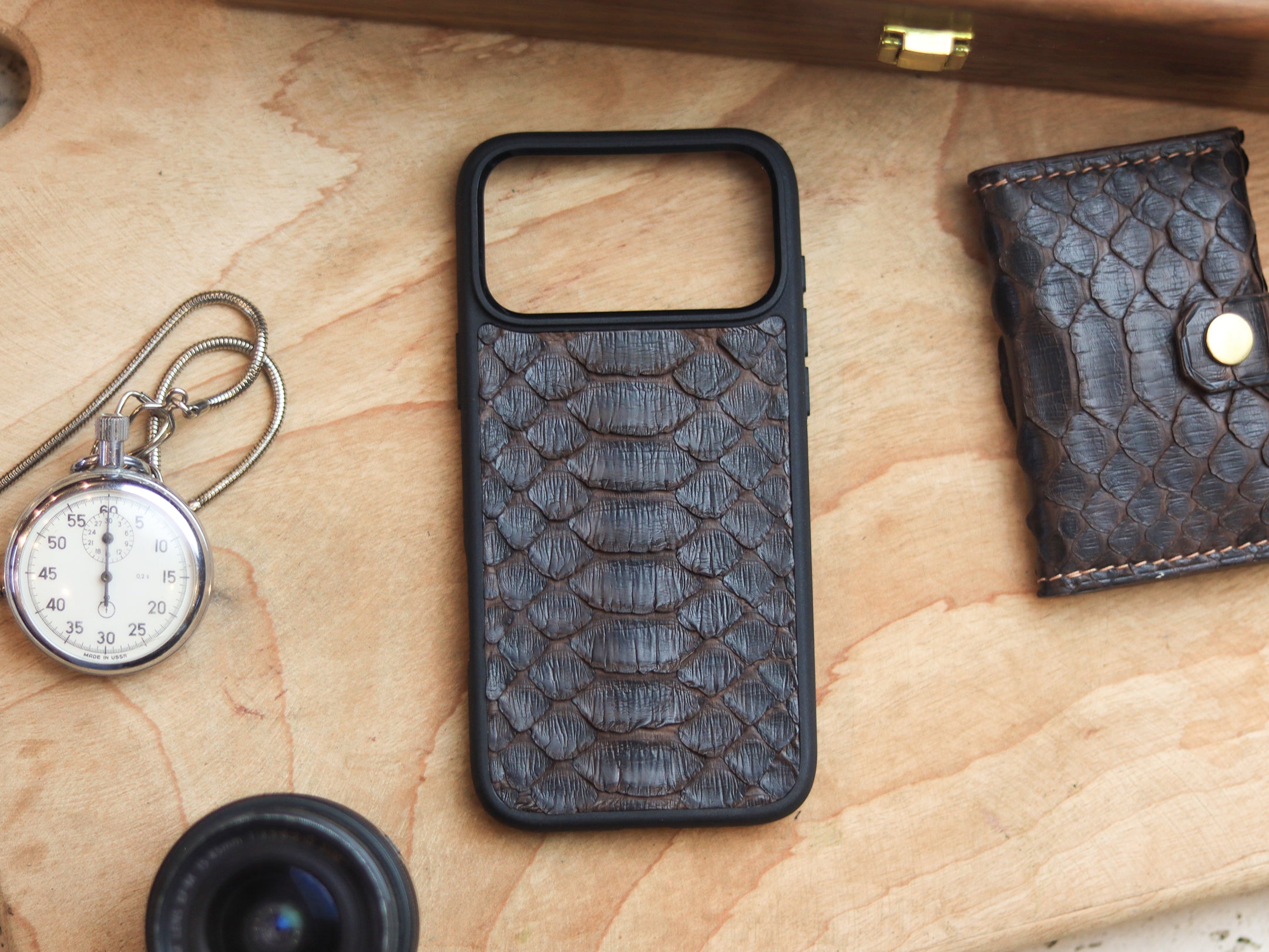 PECAN BROWN PYTHON SKIN MAGSAFE CASE