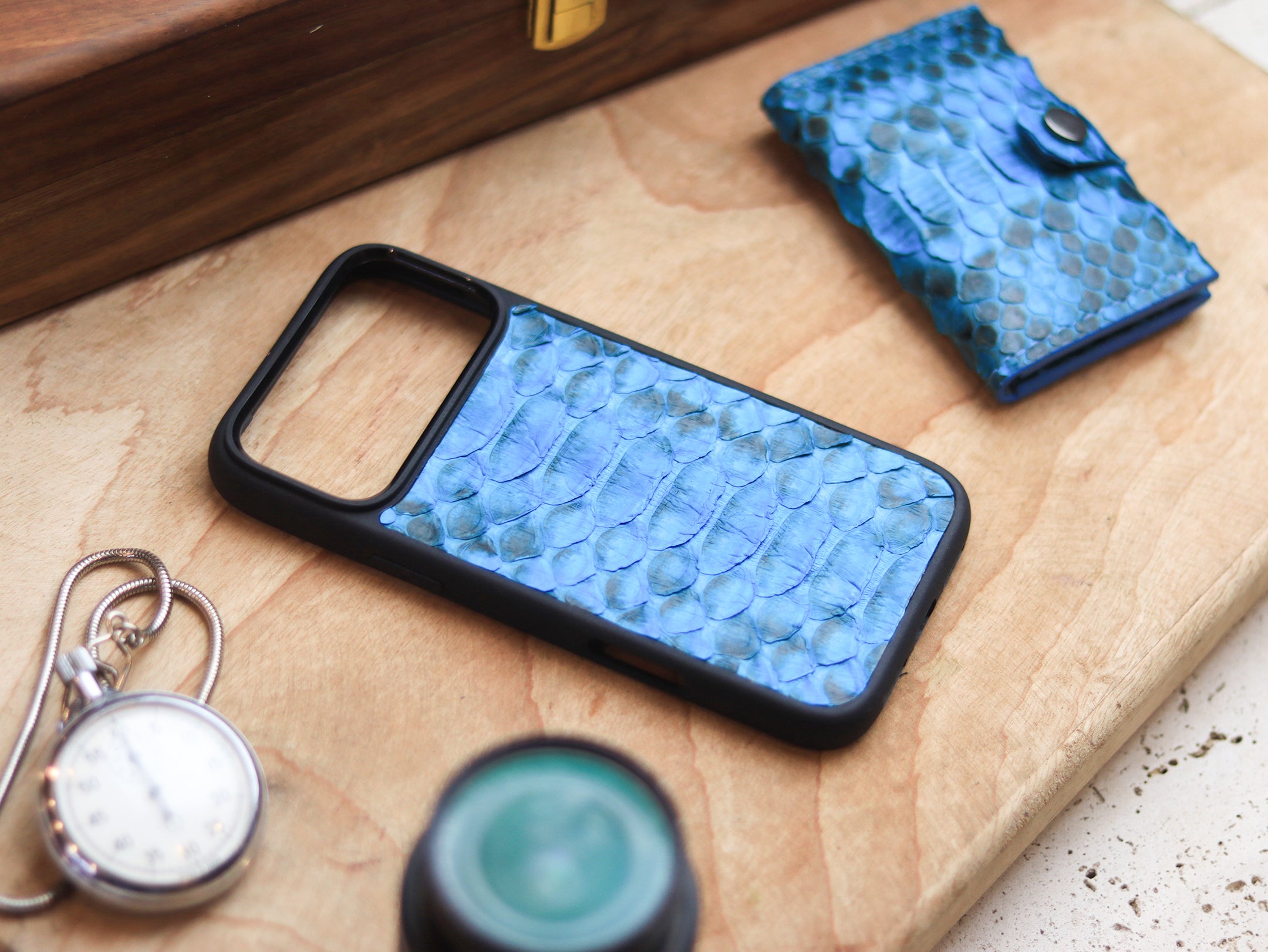 CERULEAN BLUE PYTHON SKIN MAGSAFE CASE