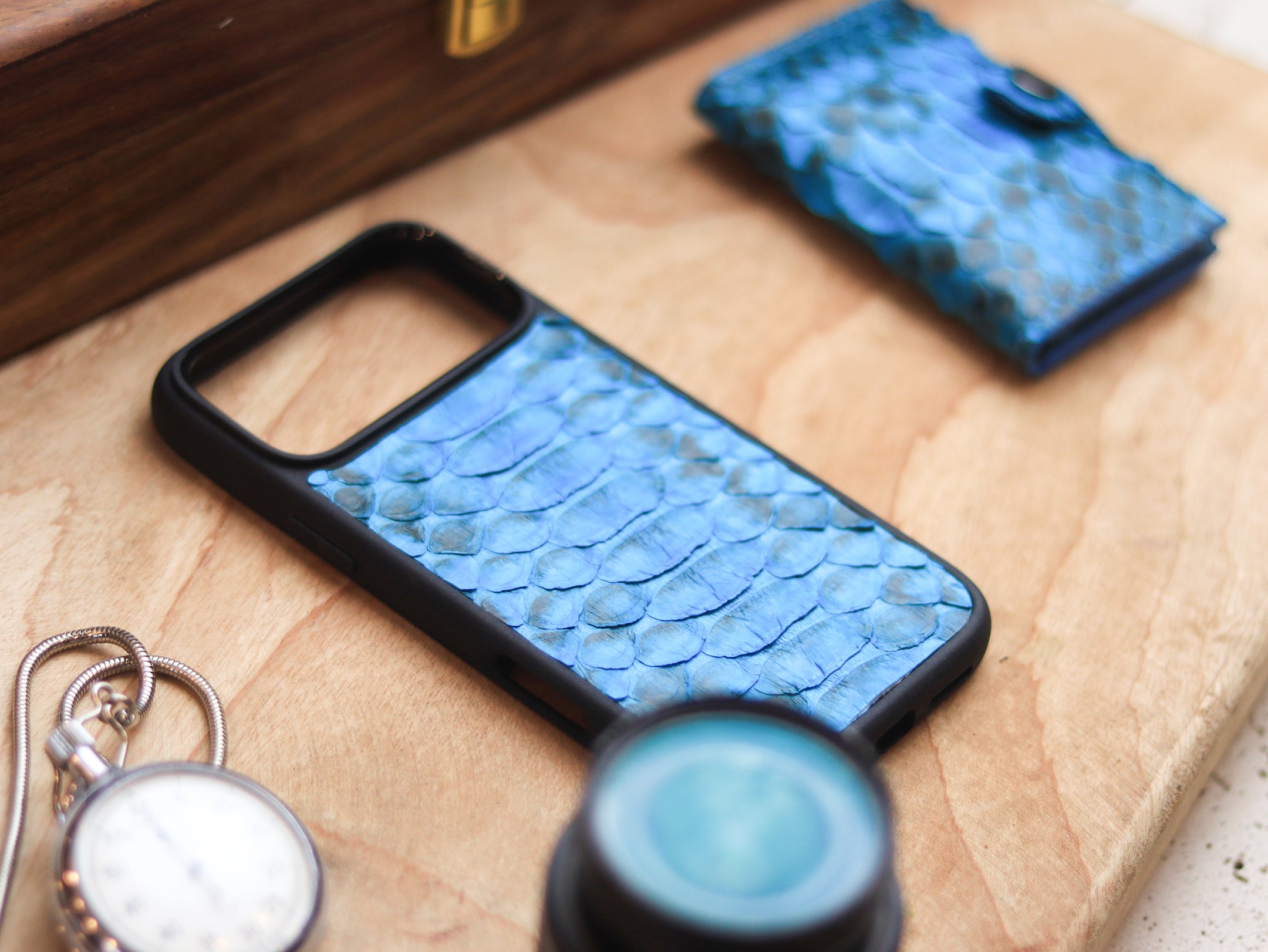 CERULEAN BLUE PYTHON SKIN MAGSAFE CASE