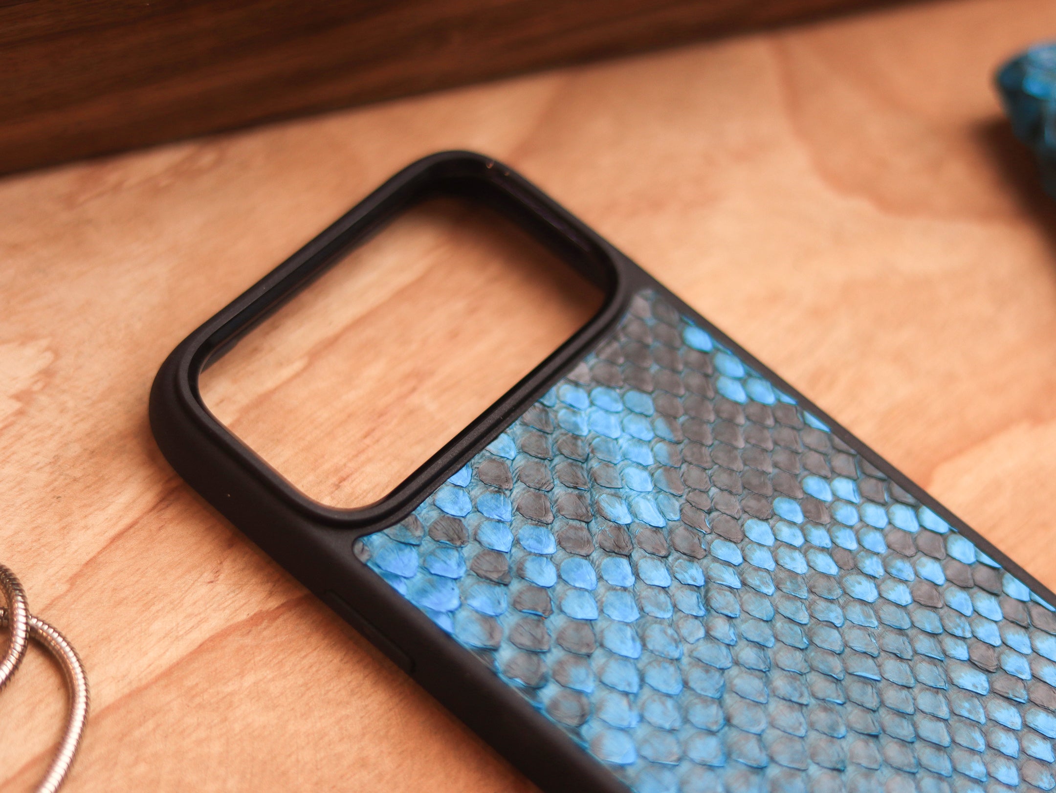 CERULEAN BLUE PYTHON SKIN MAGSAFE CASE