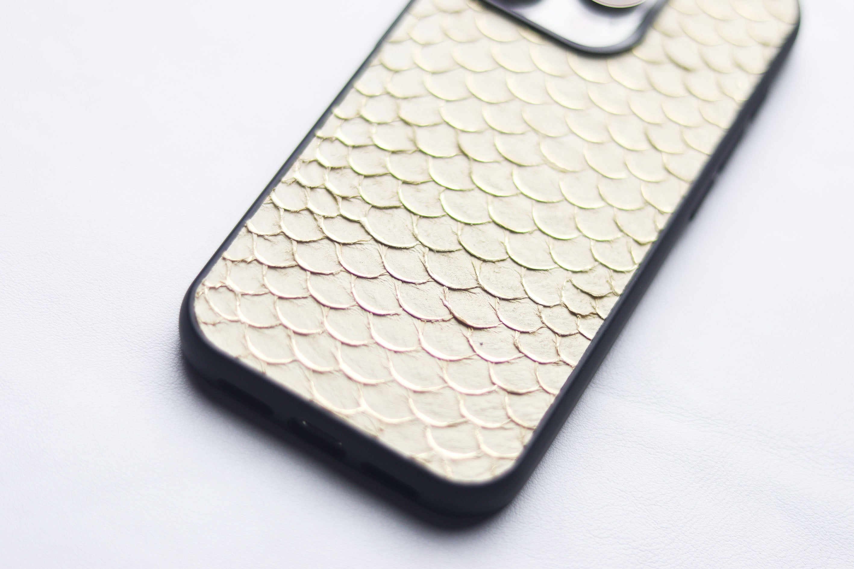 ALABASTER WHITE TILAPIA FISH SKIN PHONE CASE