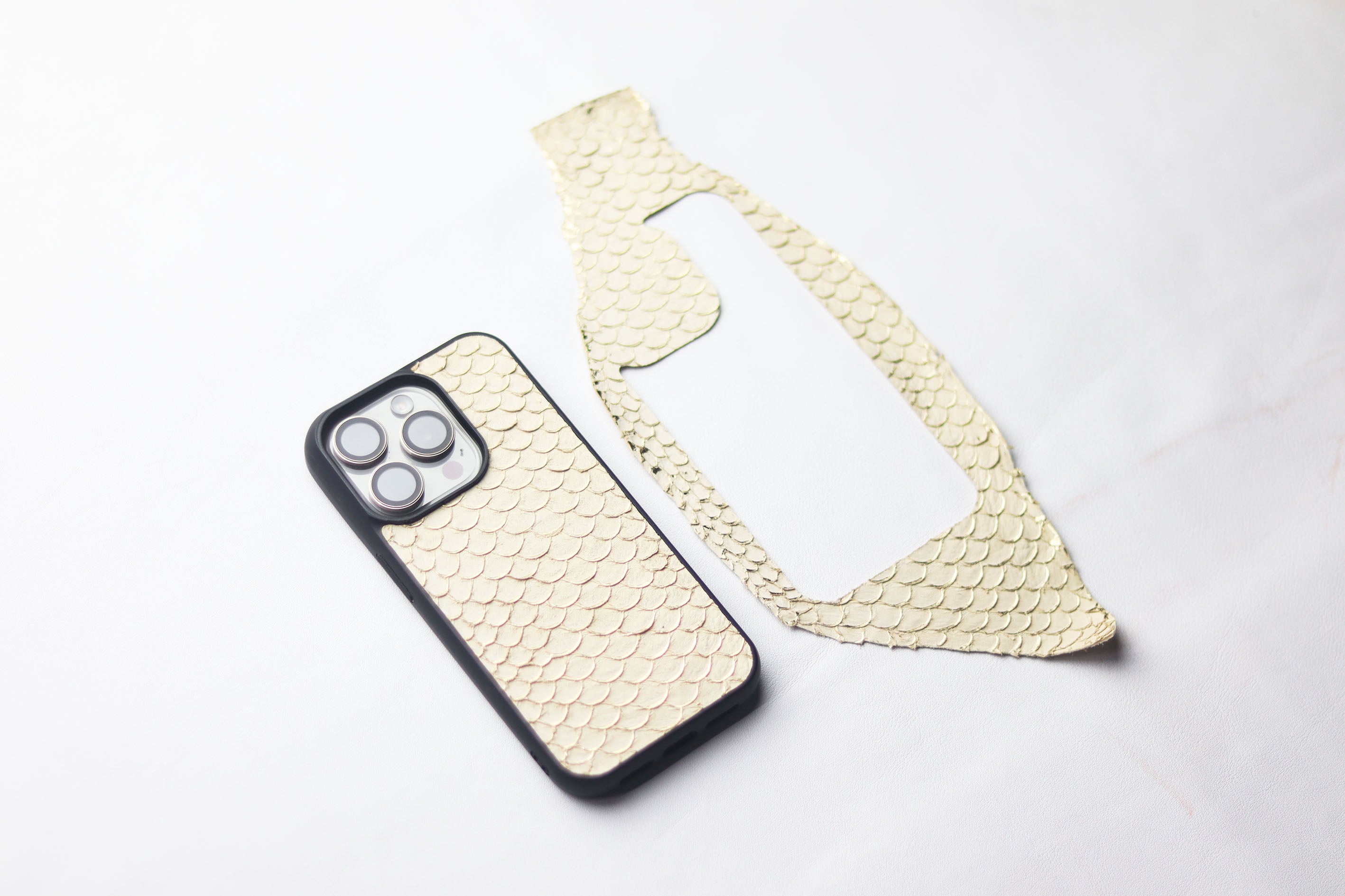 ALABASTER WHITE TILAPIA FISH SKIN PHONE CASE