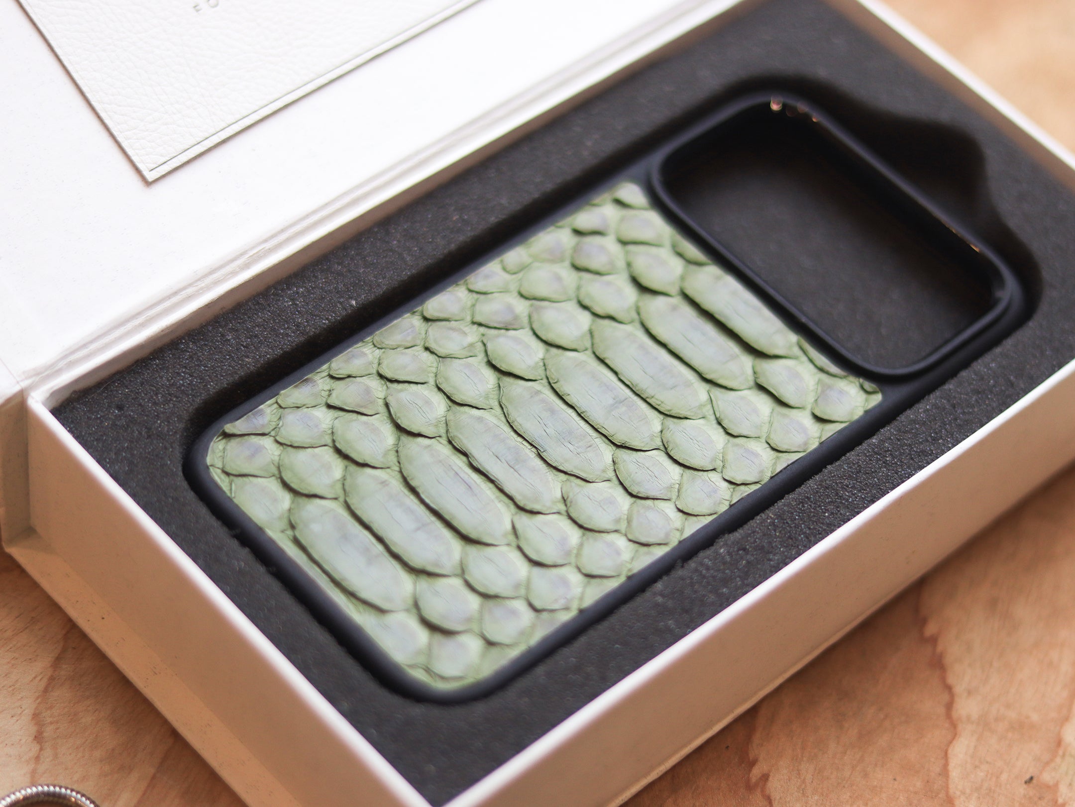 JUNIPER GREEN PYTHON SKIN MAGSAFE CASE