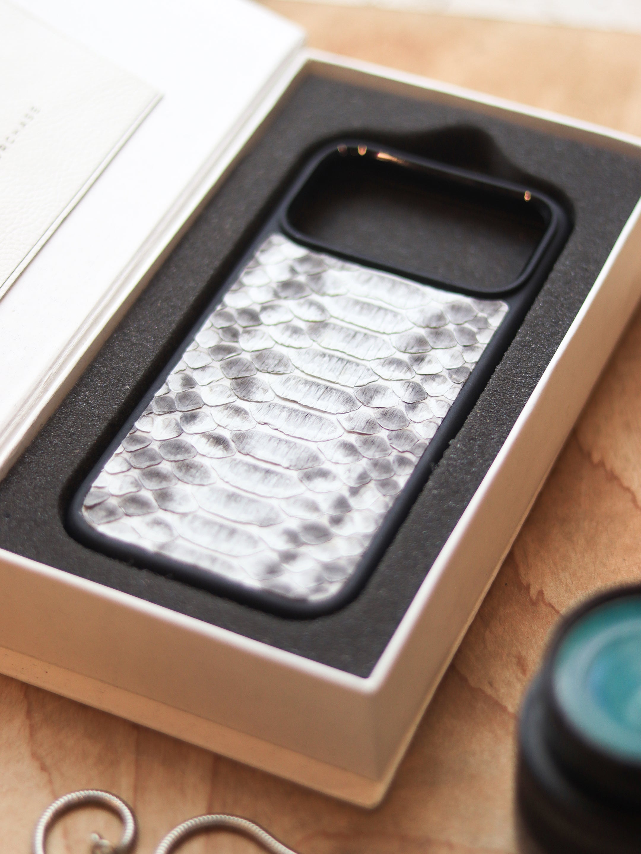 NATURAL COLOR PYTHON SKIN MAGSAFE CASE