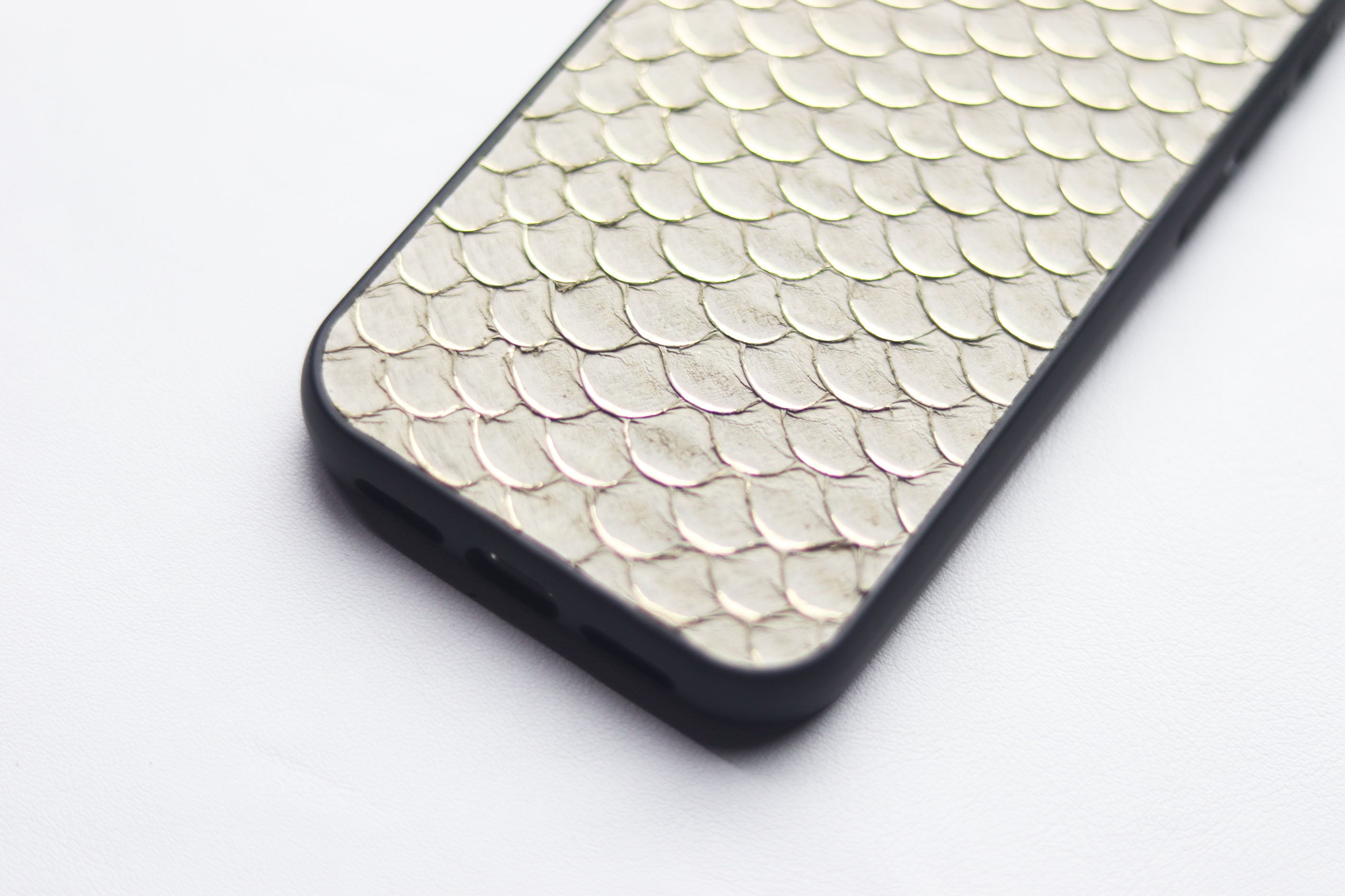 CHIFFAN BIEGE TILAPIA FISH SKIN PHONE CASE