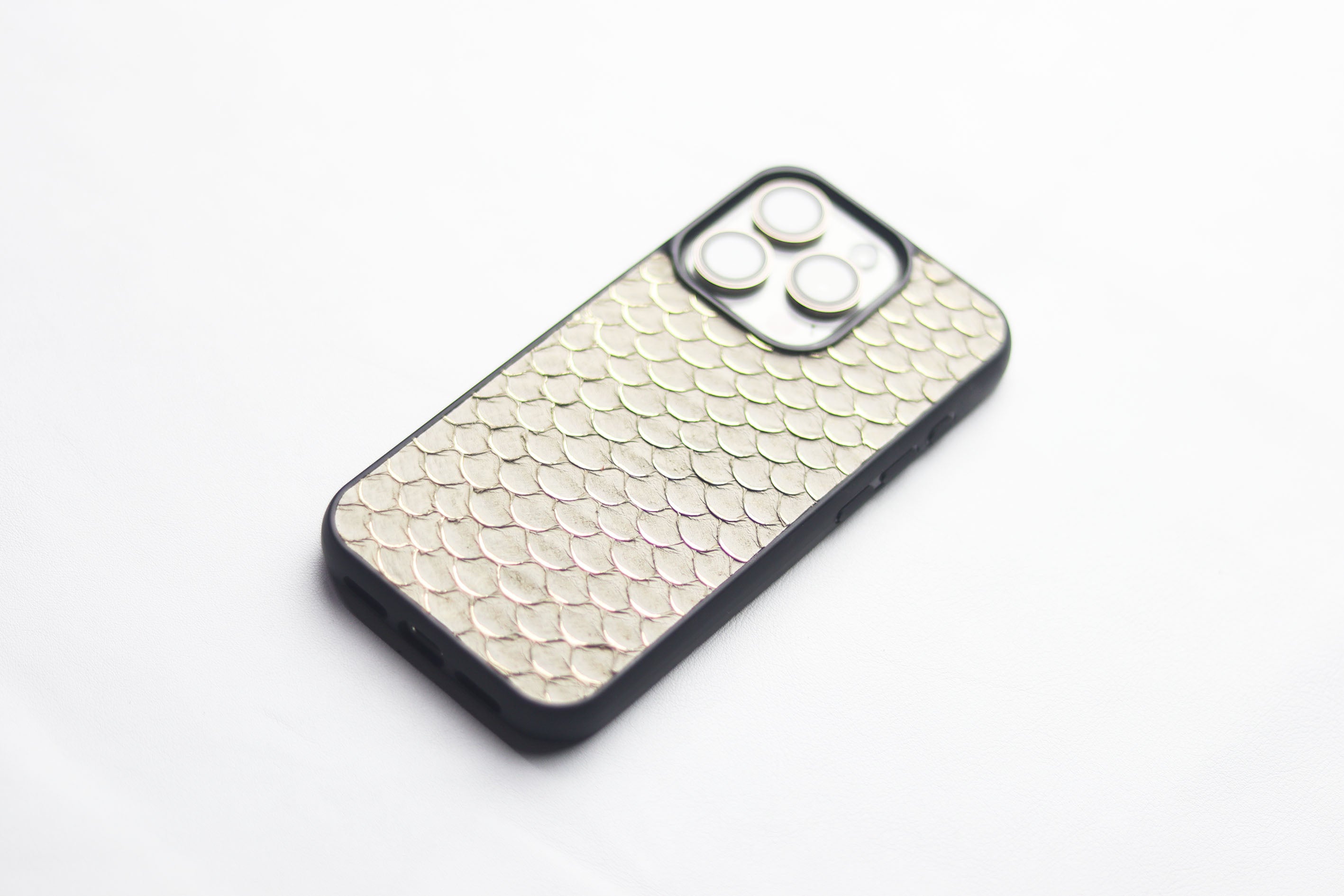 CHIFFAN BIEGE TILAPIA FISH SKIN PHONE CASE