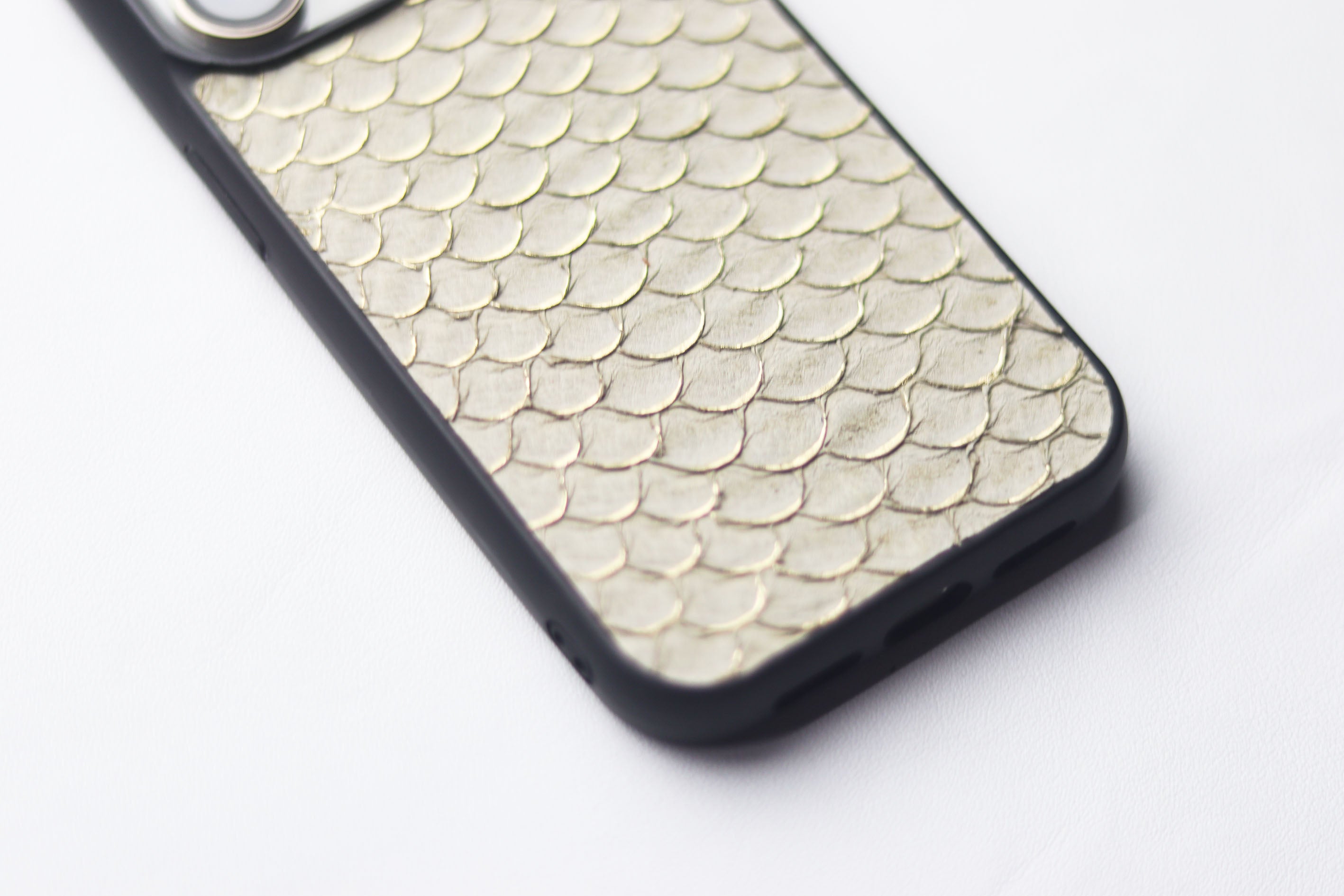 CHIFFAN BIEGE TILAPIA FISH SKIN PHONE CASE