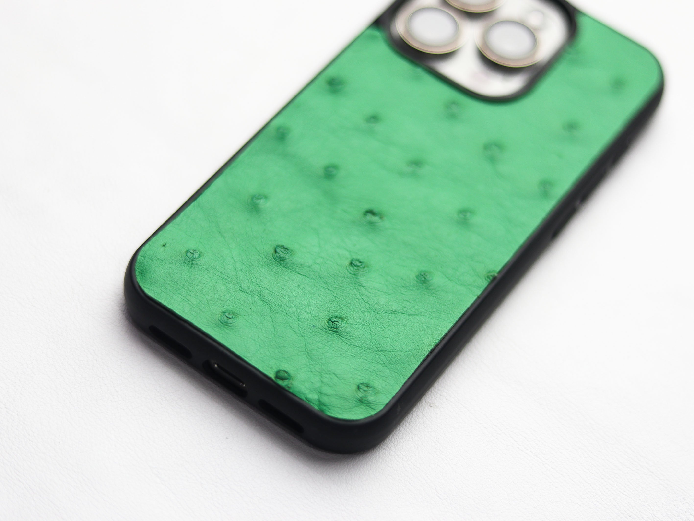 PARAKEET GREEN OSTRICH SKIN PHONE CASE (FOLLICLE)