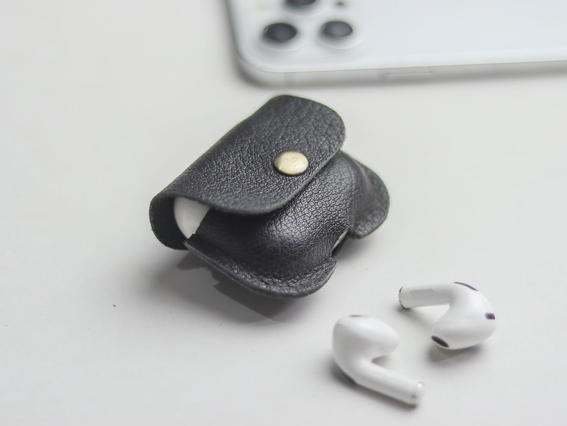 AIRPODS CLASSIC LEATHER CASE LATTE BROWN