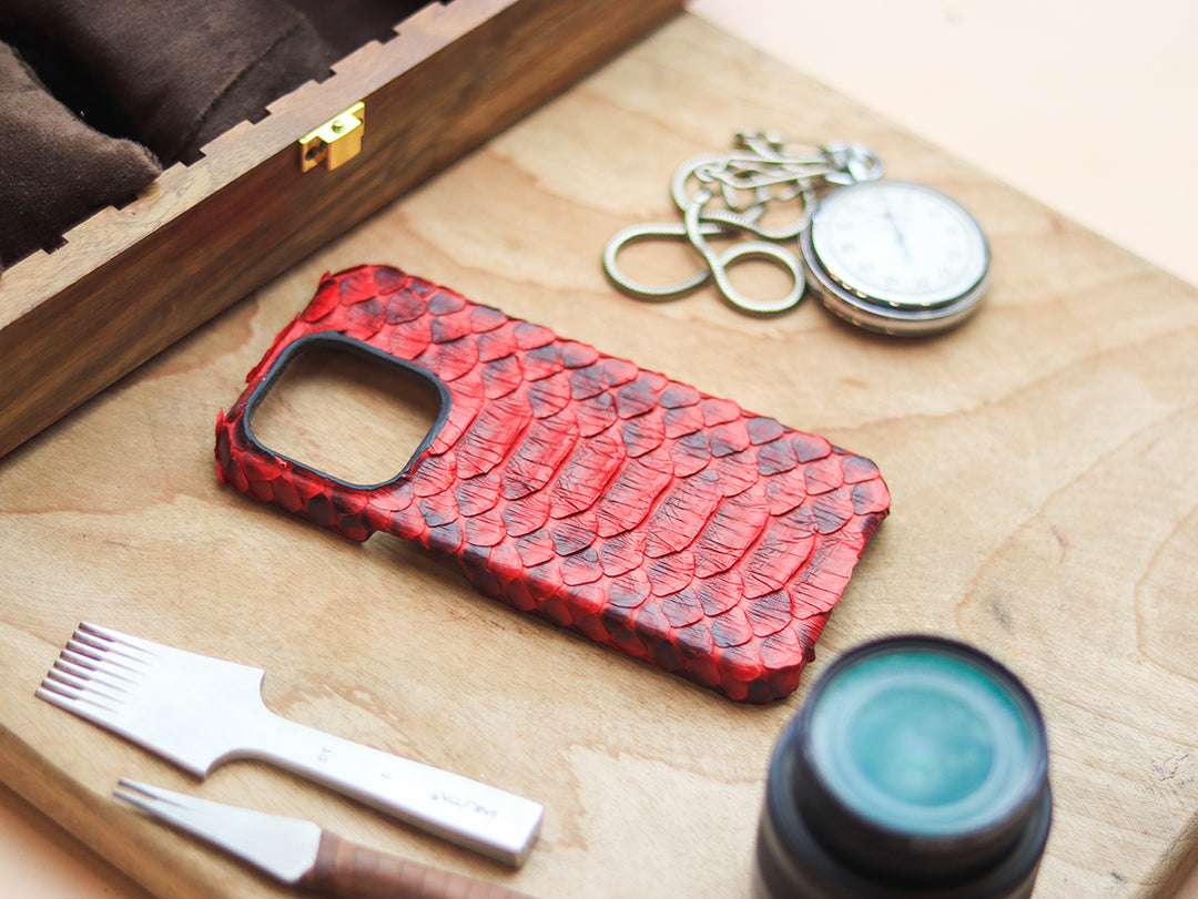 VENETIAN RED PYTHON SKIN 360° MAGSAFE CASE