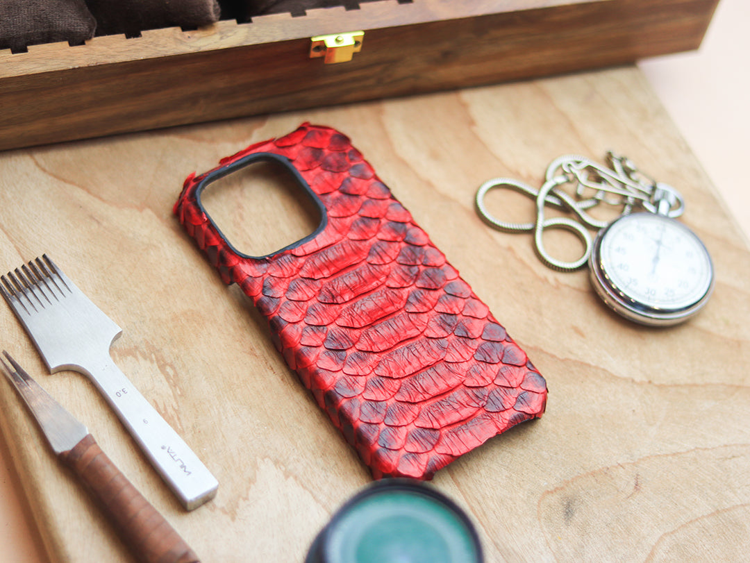 VENETIAN RED PYTHON SKIN 360° MAGSAFE CASE