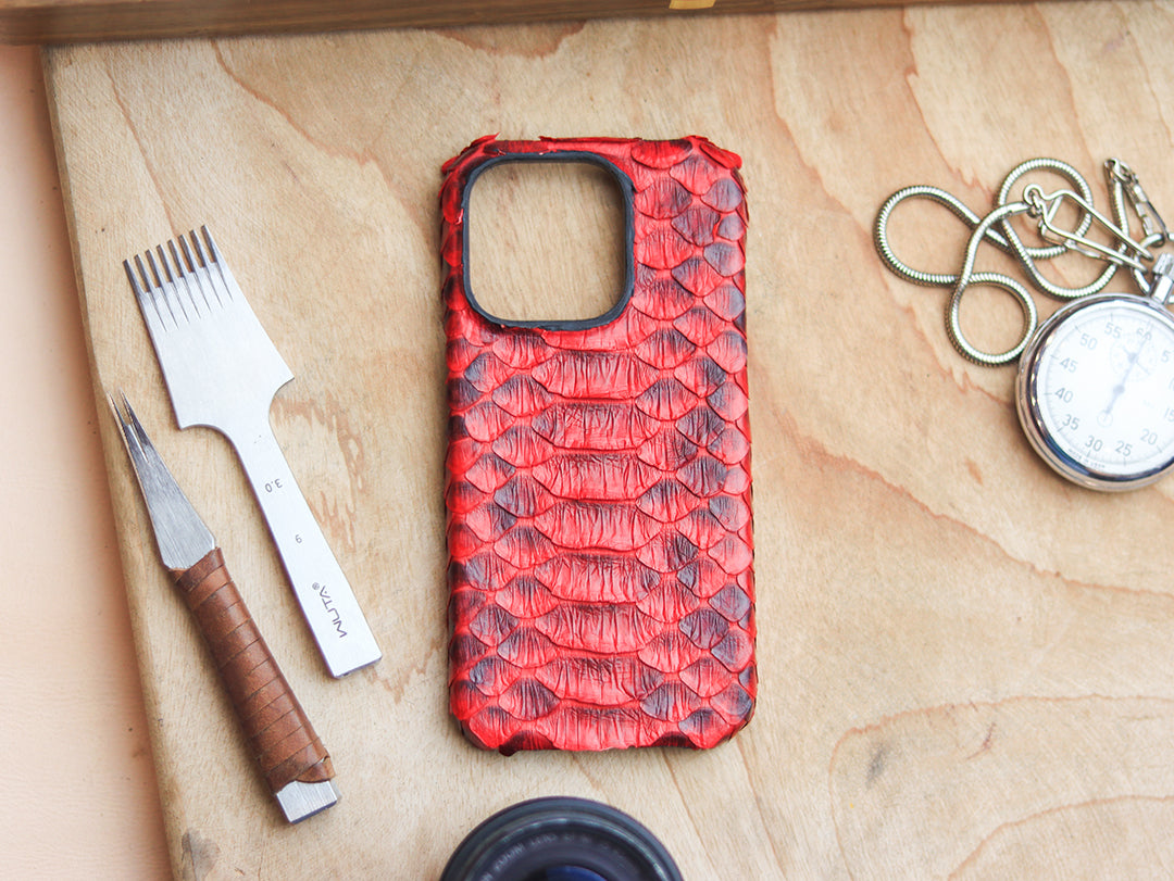 VENETIAN RED PYTHON SKIN 360° MAGSAFE CASE