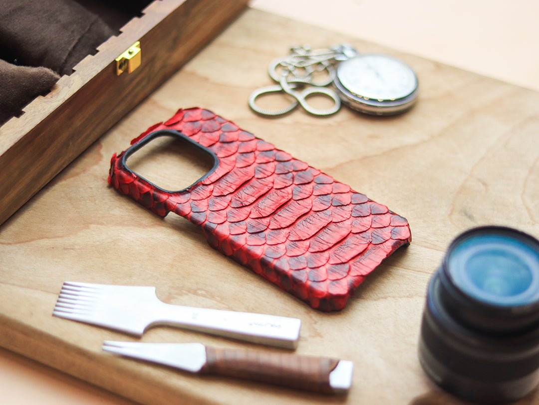 VENETIAN RED PYTHON SKIN 360° MAGSAFE CASE