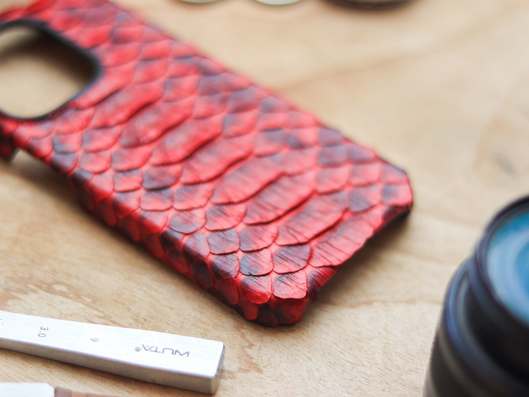 VENETIAN RED PYTHON SKIN 360° MAGSAFE CASE