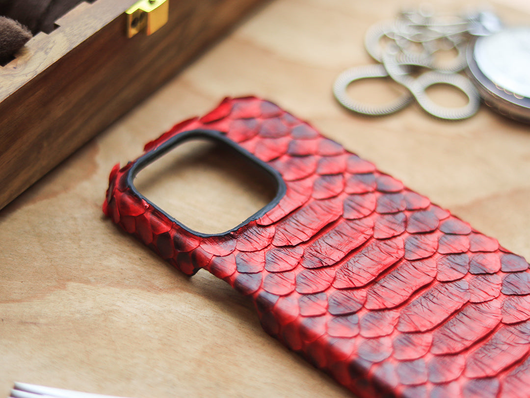 VENETIAN RED PYTHON SKIN 360° MAGSAFE CASE