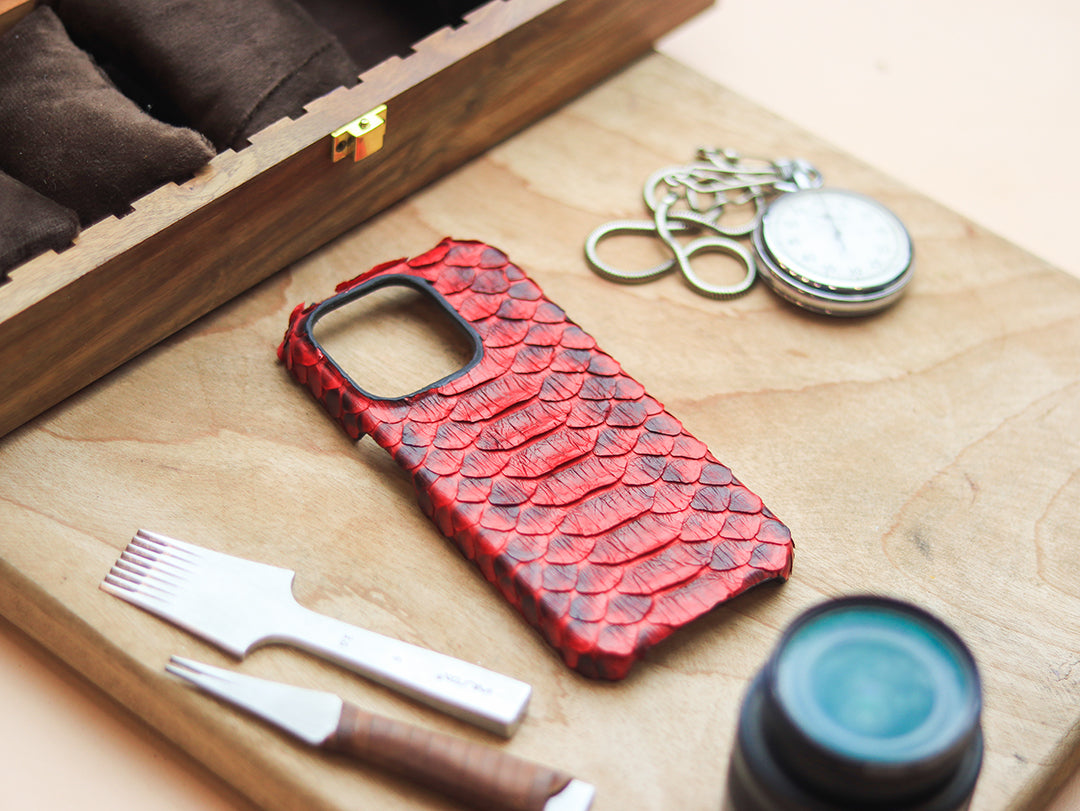 VENETIAN RED PYTHON SKIN 360° MAGSAFE CASE