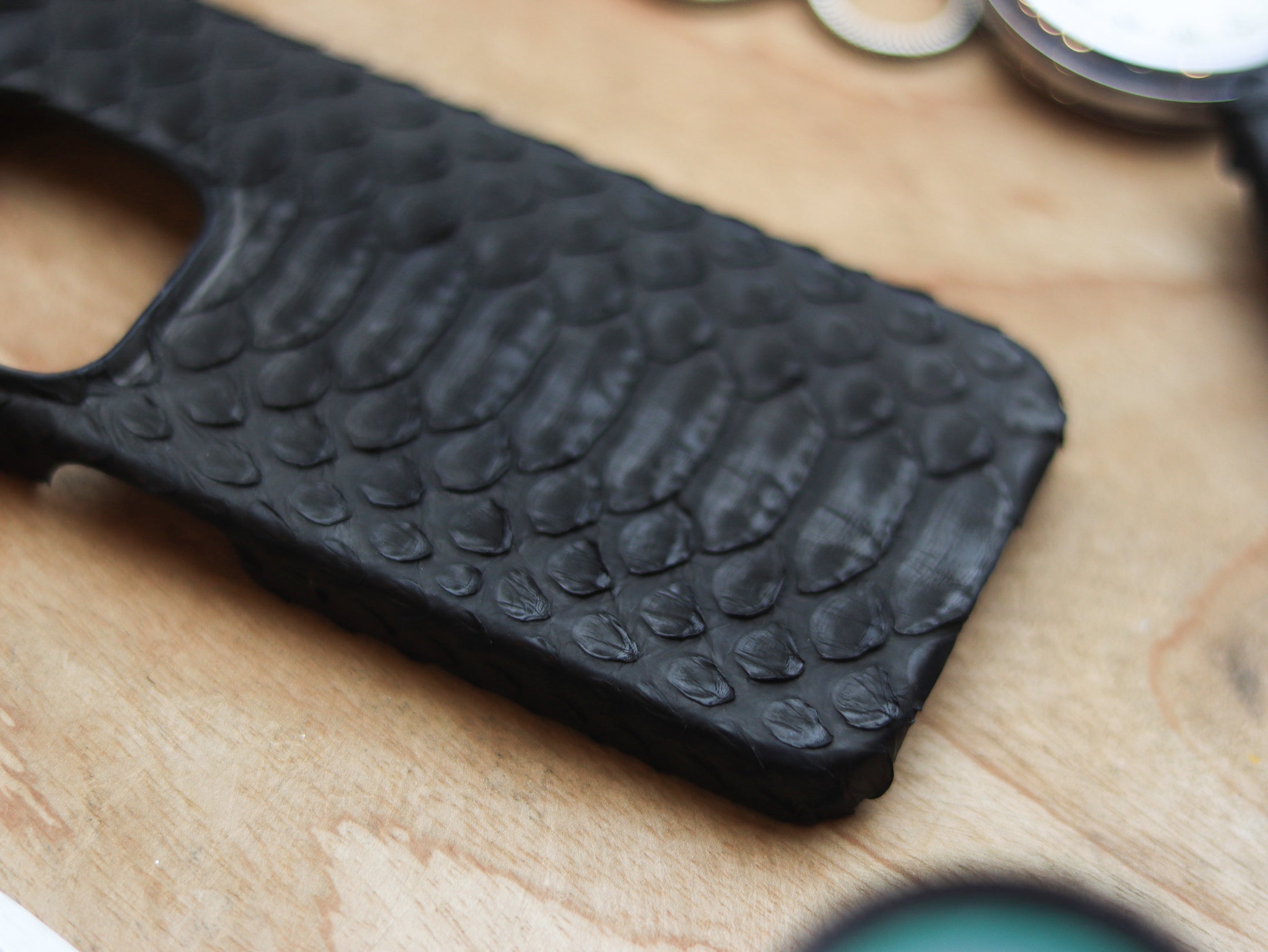 RAVEN BLACK PYTHON SKIN 360° MAGSAFE CASE