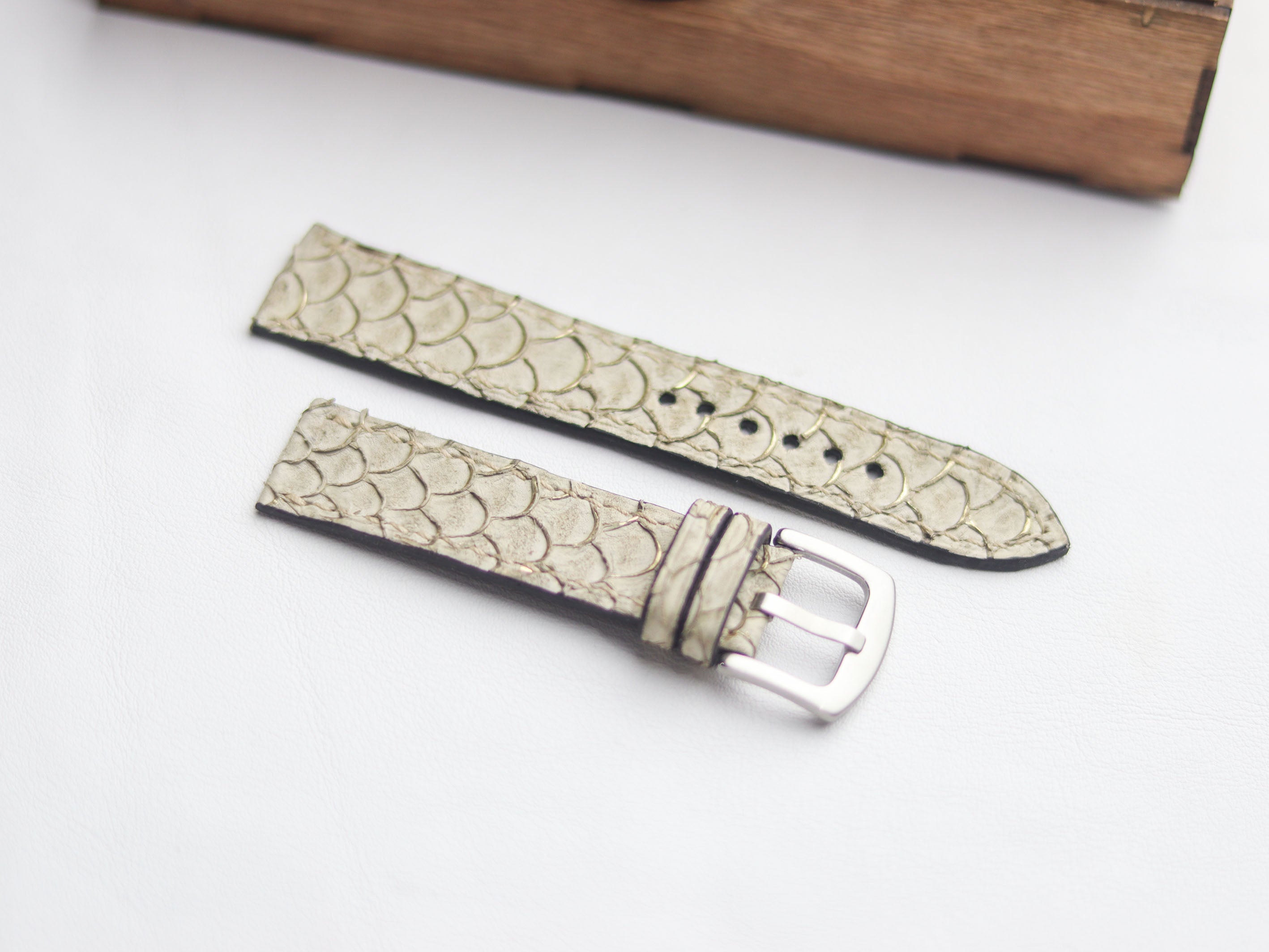 TILAPIA FISH SKIN WATCH STRAPS - CHIFFAN BIEGE