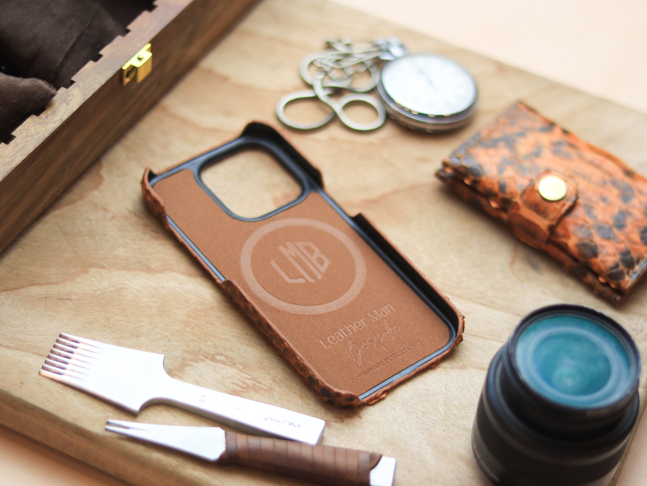 COPPER BROWN PYTHON SKIN 360° MAGSAFE CASE