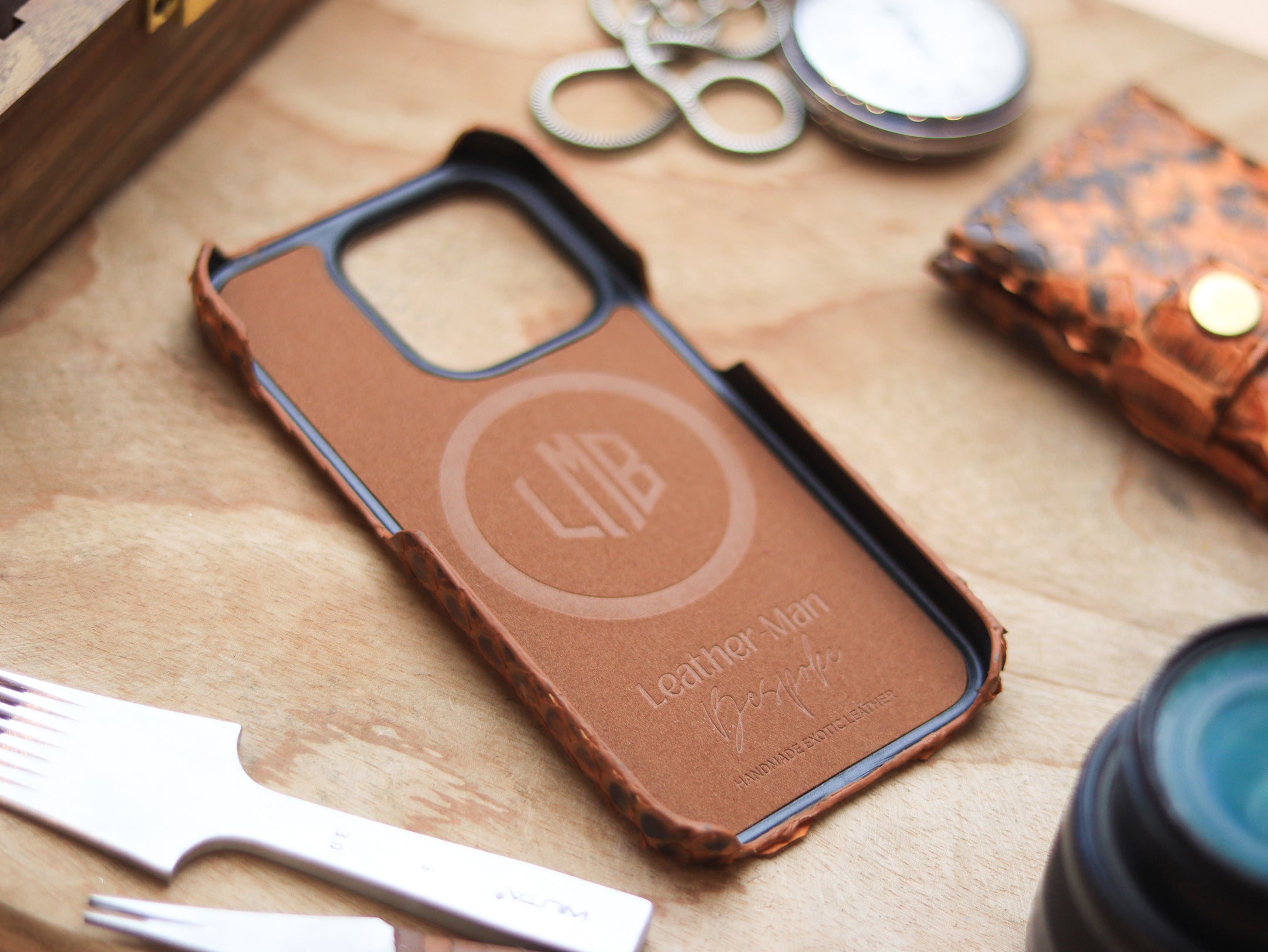 COPPER BROWN PYTHON SKIN 360° MAGSAFE CASE