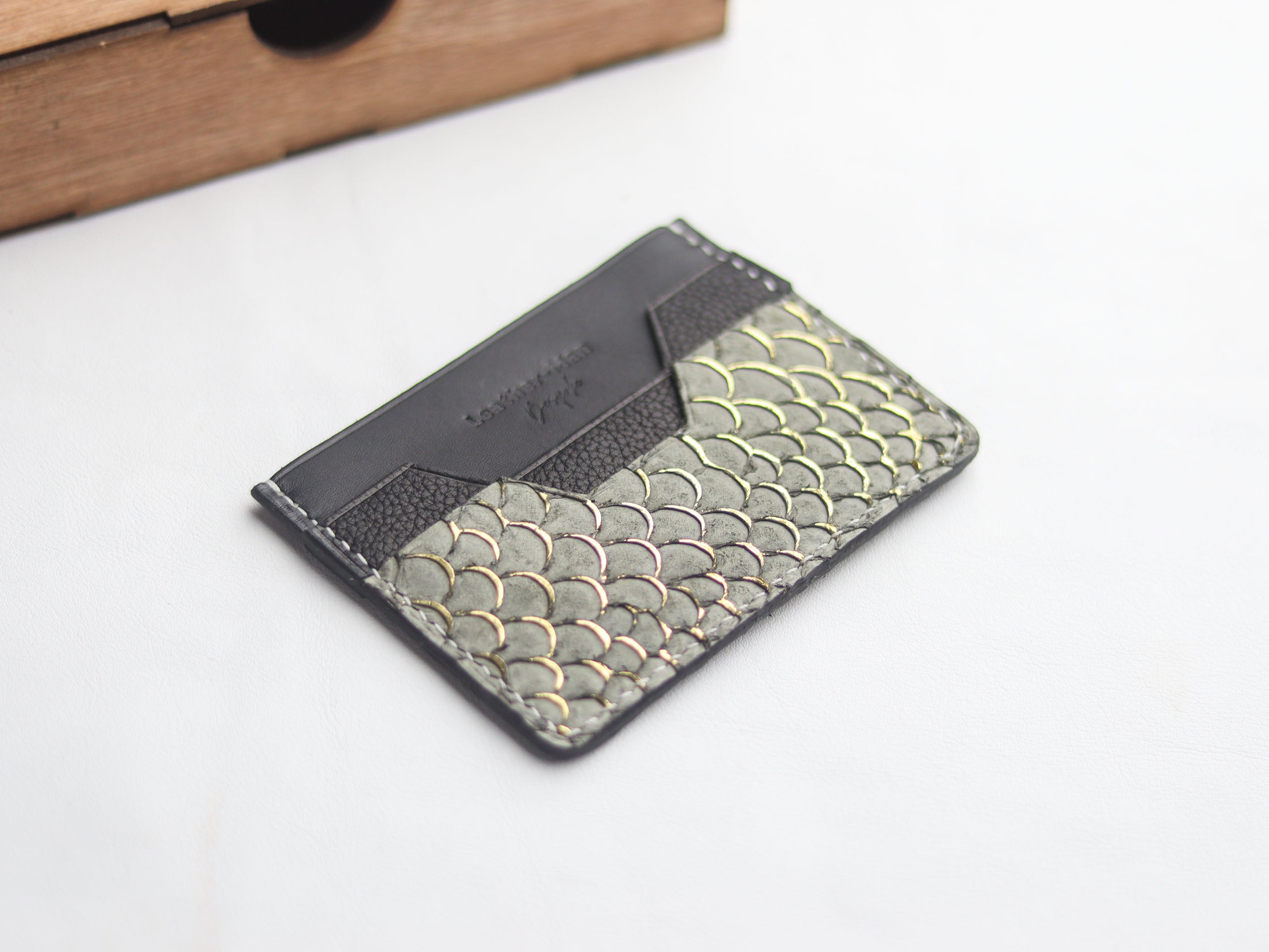 AUGUSTUS - MINIMAL WALLET STEEL GRAY TILAPIA FISH SKIN