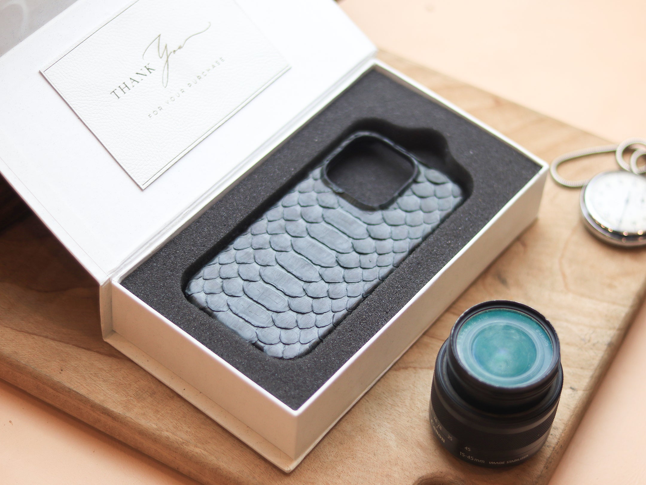 IRIDIUM GRAY PYTHON SKIN 360° MAGSAFE CASE