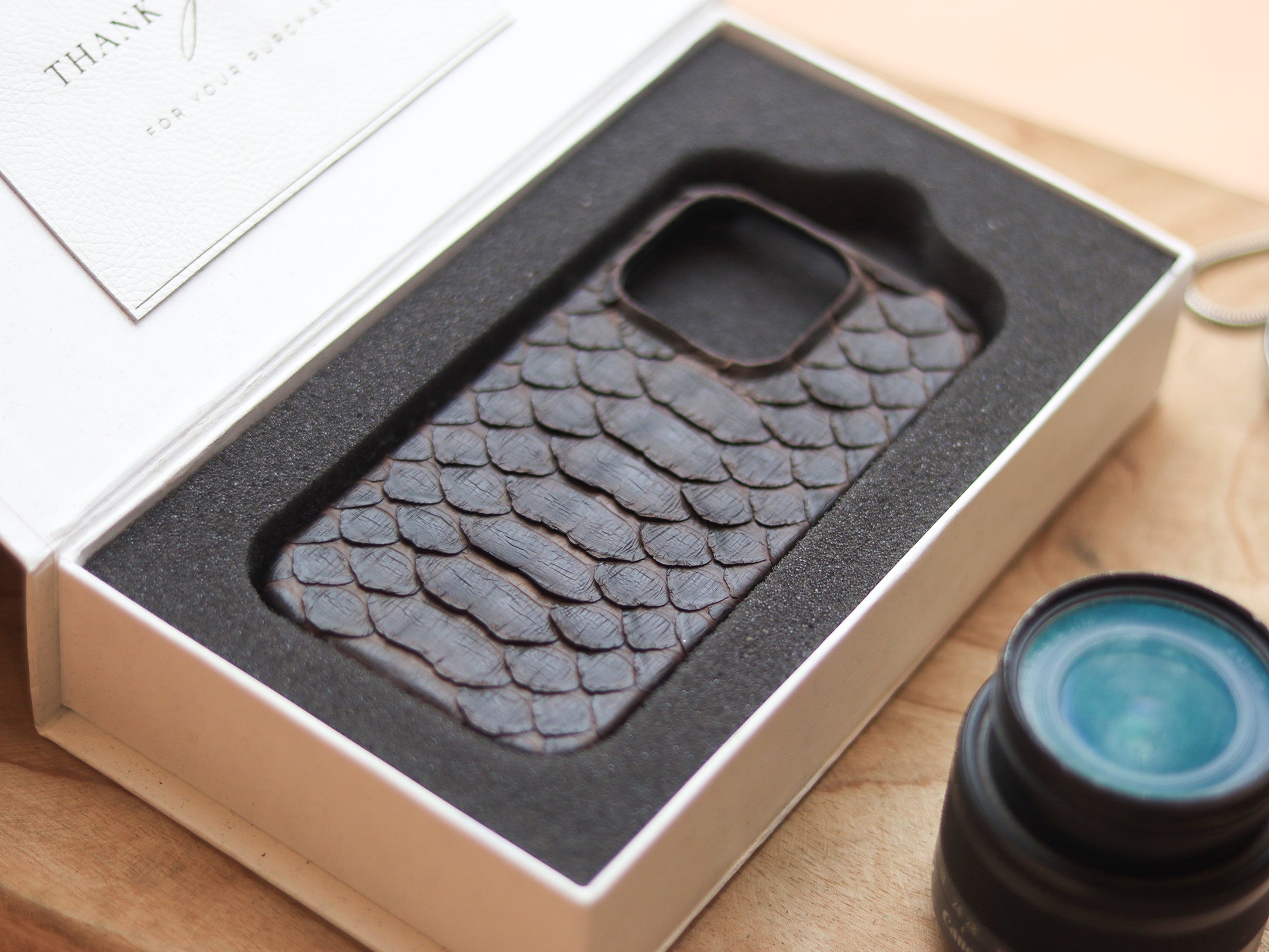 PECAN BROWN PYTHON SKIN 360° MAGSAFE CASE