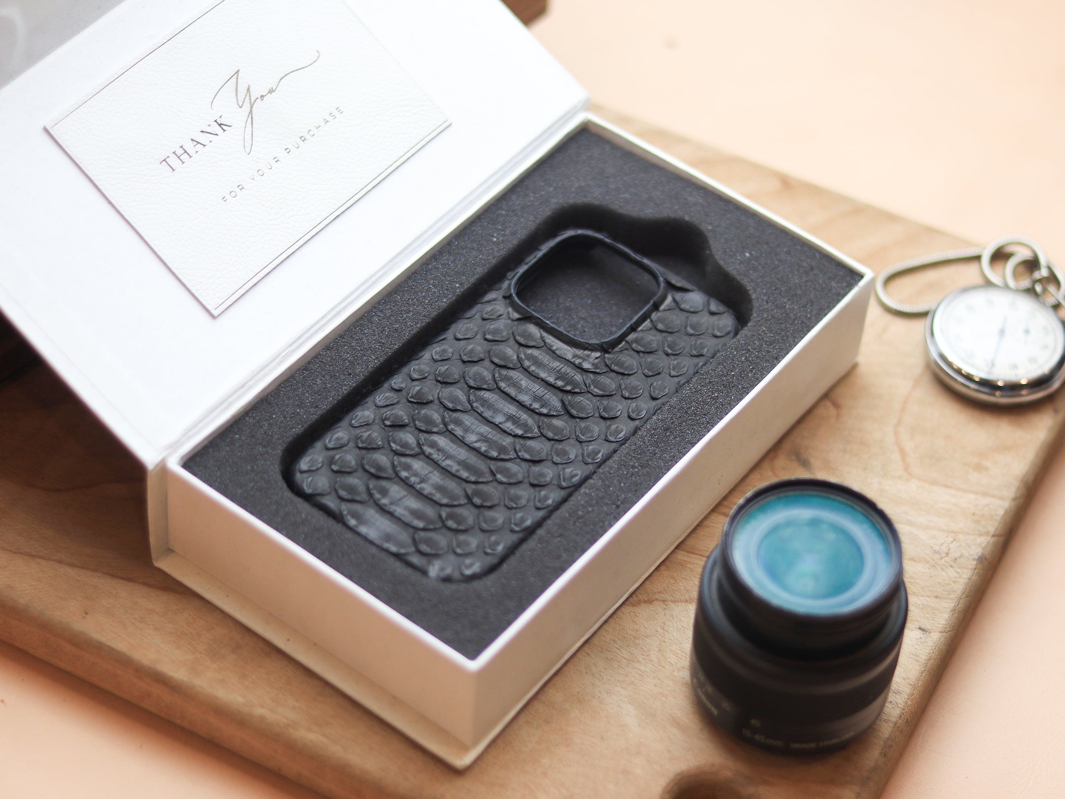 RAVEN BLACK PYTHON SKIN 360° MAGSAFE CASE