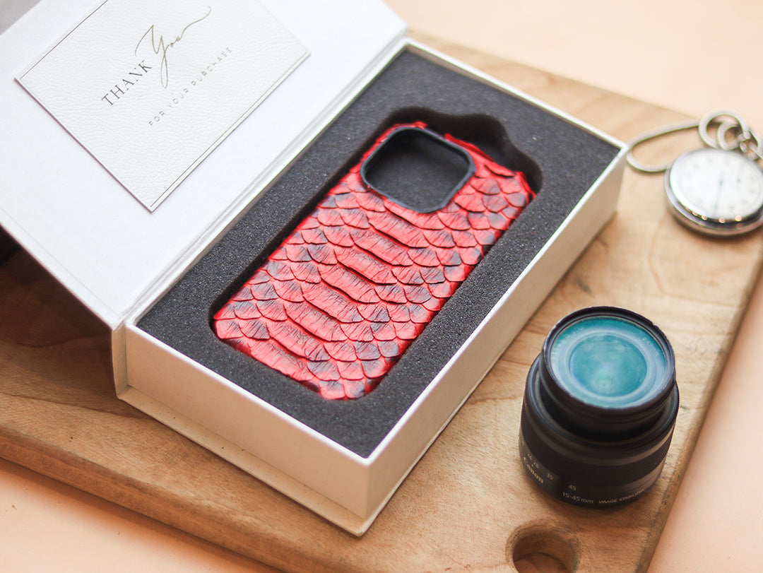 VENETIAN RED PYTHON SKIN 360° MAGSAFE CASE