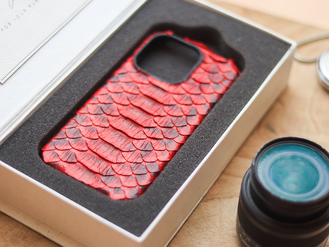 VENETIAN RED PYTHON SKIN 360° MAGSAFE CASE