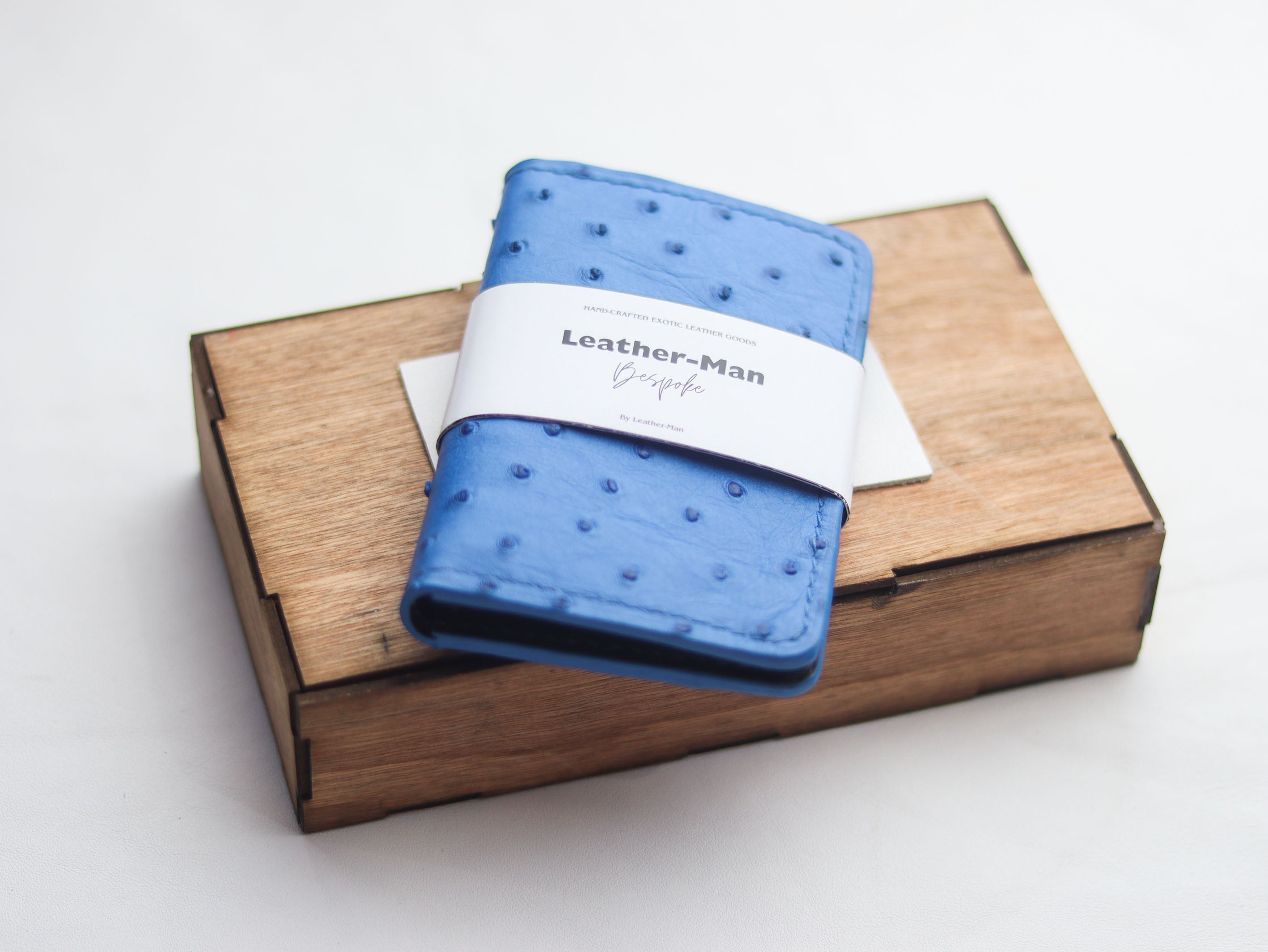 ARTEMUS - BIFOLD CARD WALLET AZURE BLUE OSTRICH SKIN