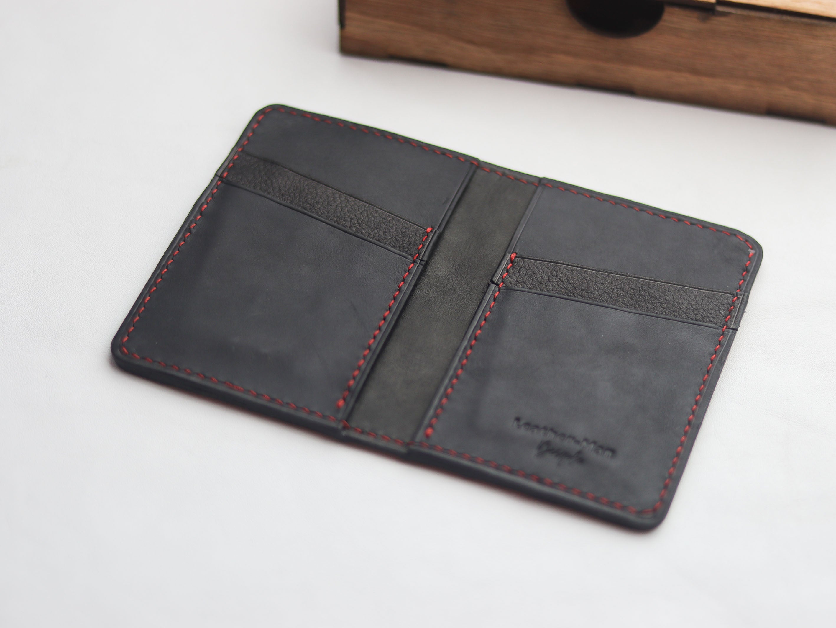 ARTEMUS - BIFOLD CARD WALLET CLASSIC RED OSTRICH SKIN