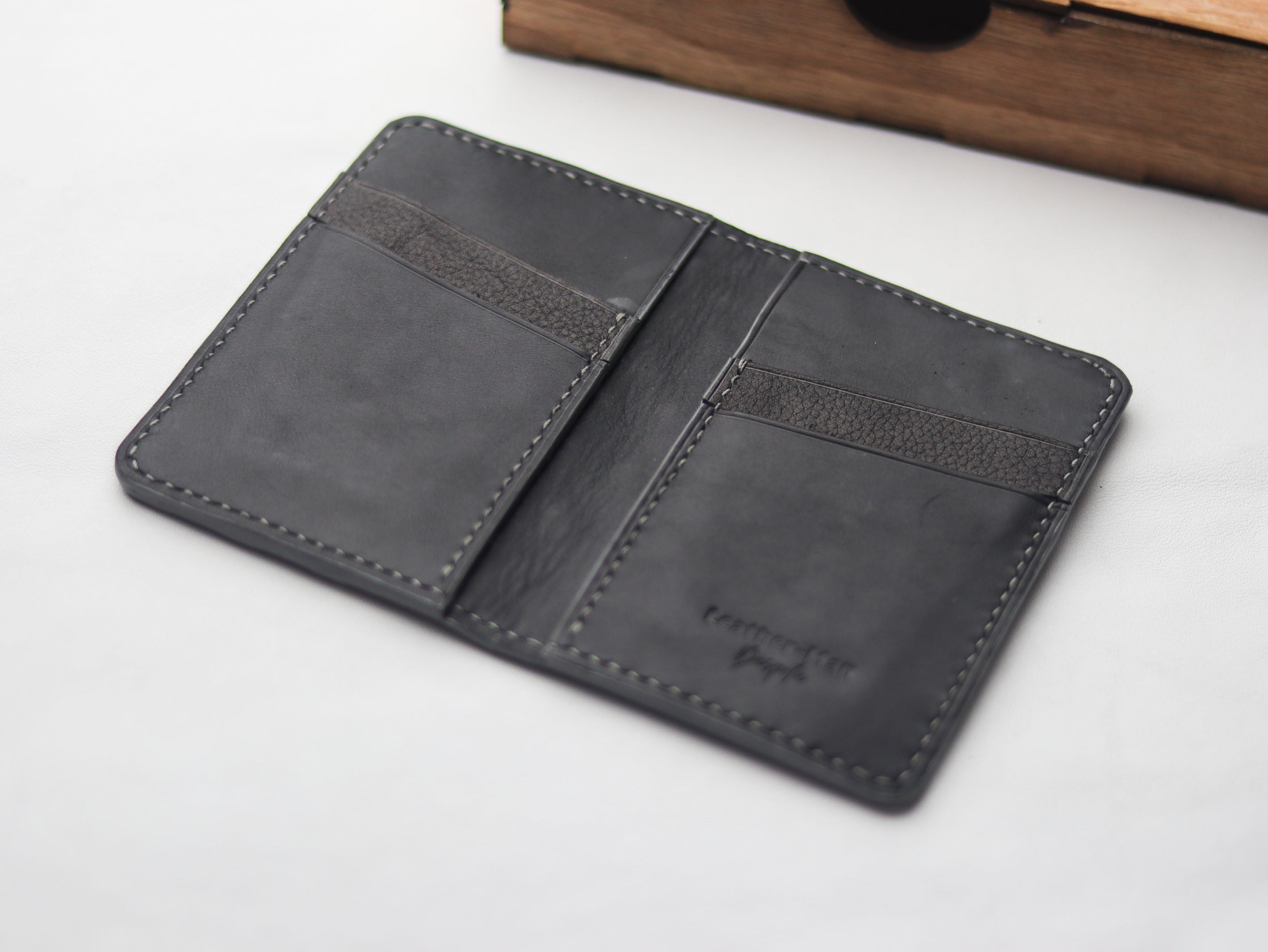 ARTEMUS - BIFOLD CARD WALLET SHARK GRAY OSTRICH SKIN