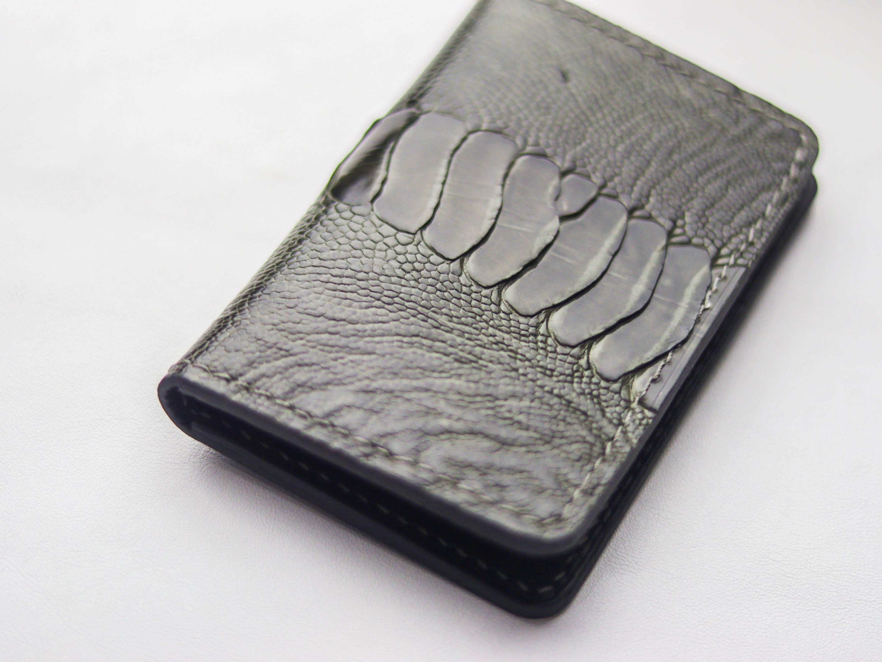 ARTEMUS - BIFOLD CARD WALLET GRAPHITE GRAY OSTRICH LEG SKIN