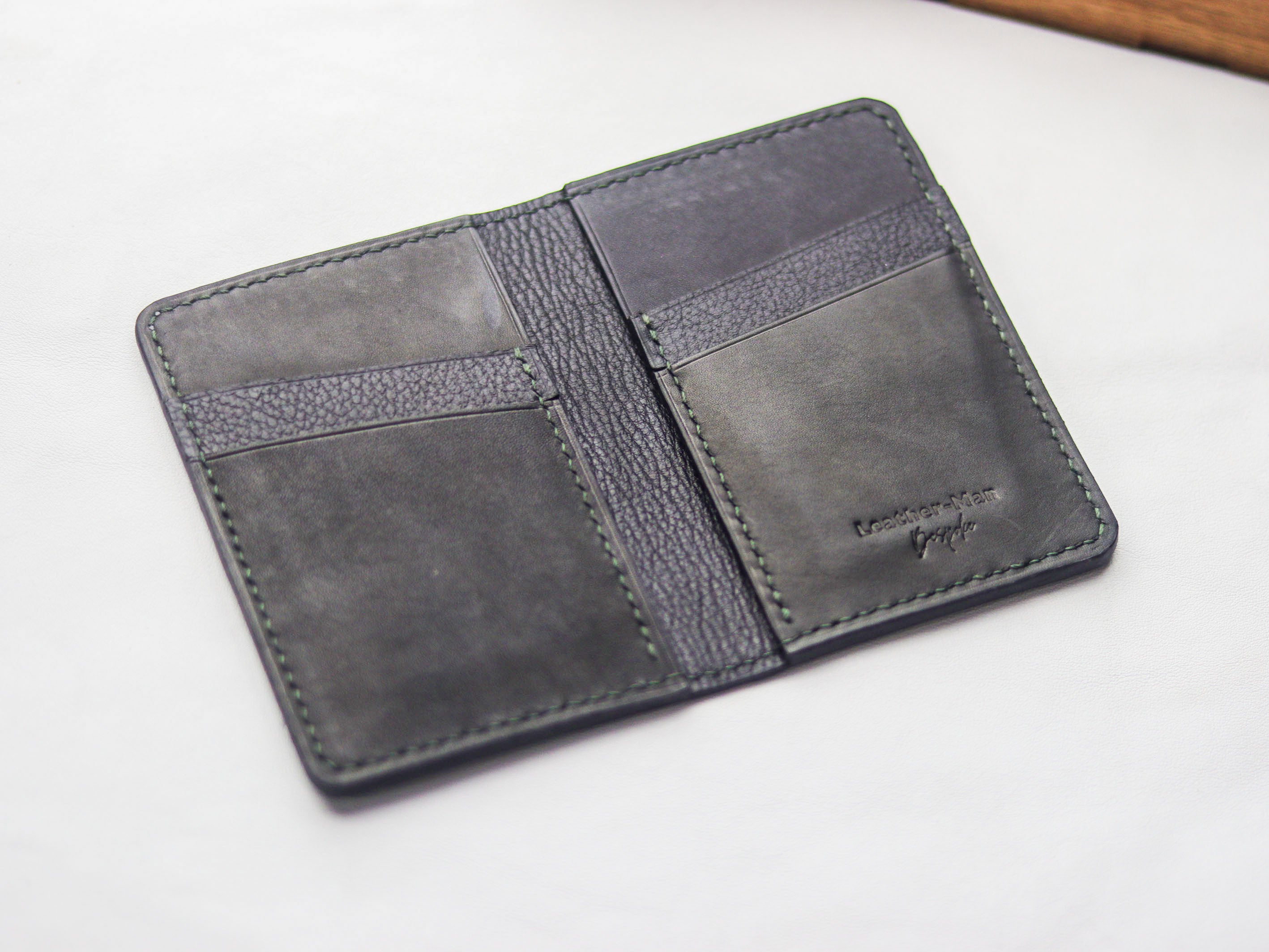 ARTEMUS - BIFOLD CARD WALLET EMERALD GREEN OSTRICH LEG SKIN