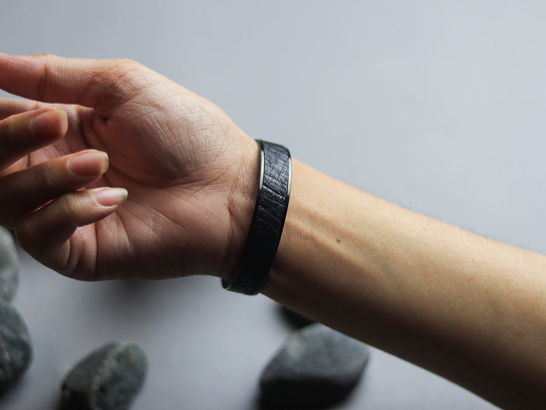 BLISK - OSTRICH SKIN CUFFS