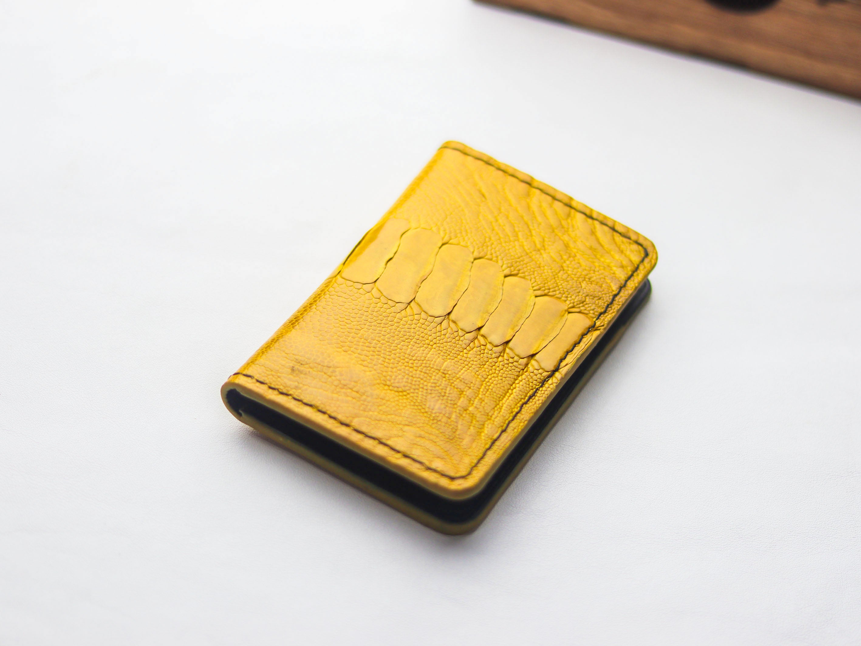 ARTEMUS - BIFOLD CARD WALLET CANARY YELLOW OSTRICH LEG SKIN