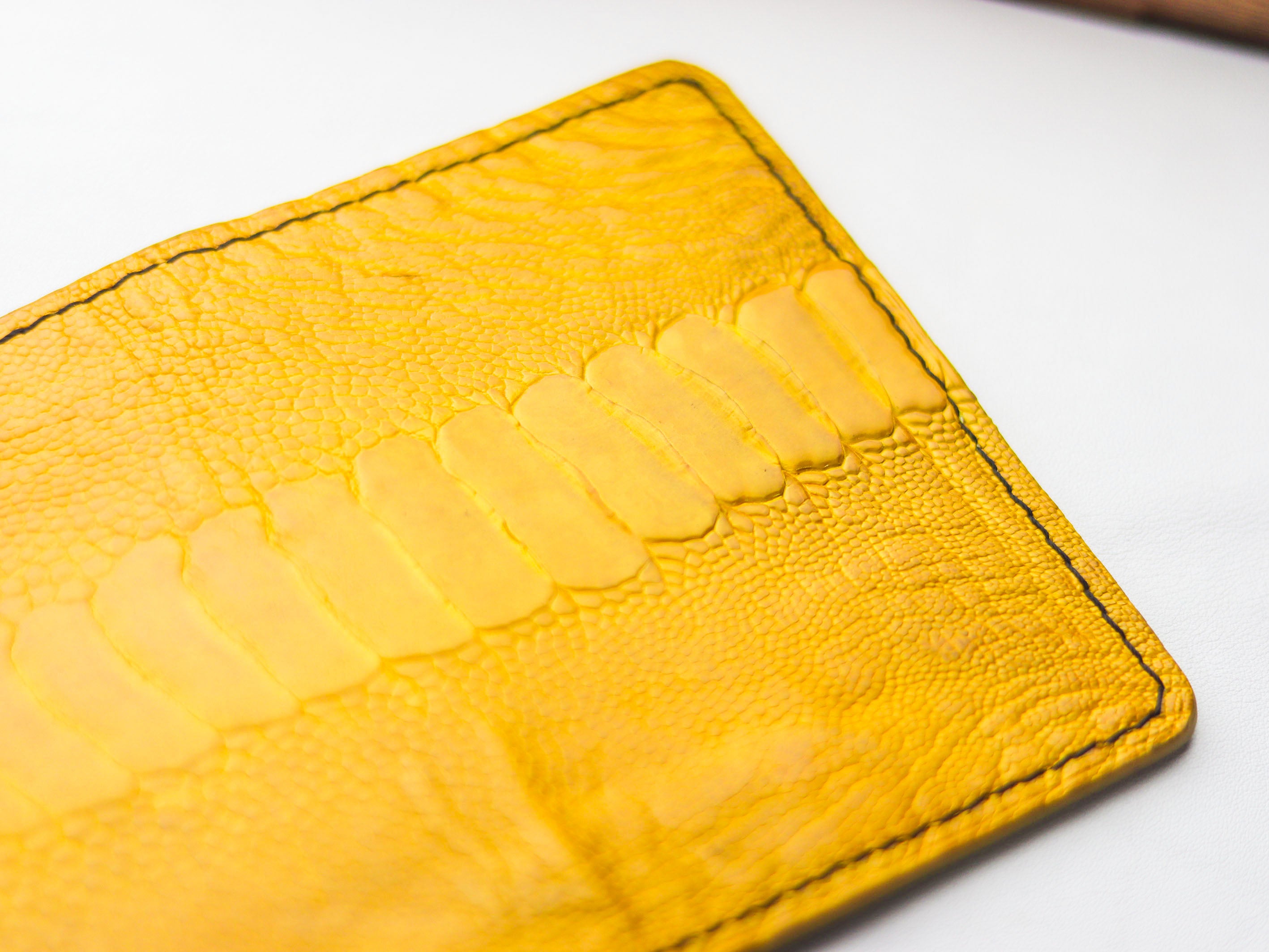 ARTEMUS - BIFOLD CARD WALLET CANARY YELLOW OSTRICH LEG SKIN