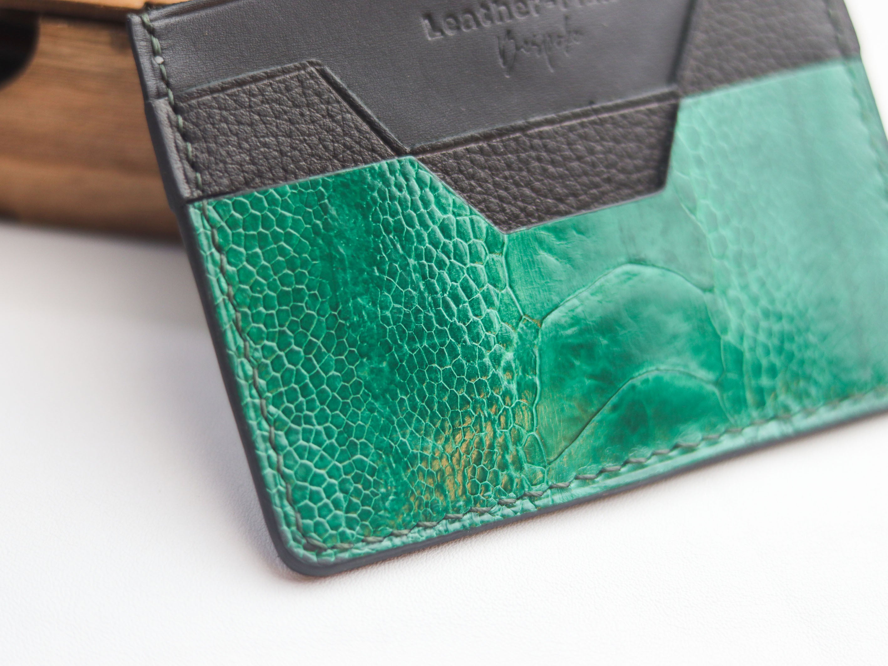 AUGUSTUS - MINIMAL WALLET EMERALD GREEN OSTRICH LEG SKIN